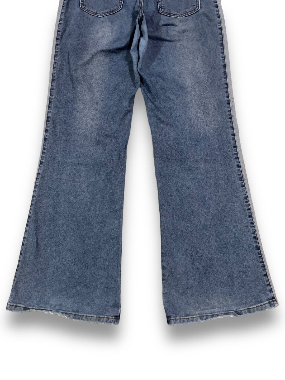 Japanese Brand Vintage Y2K Japanese Brand Flare Bell Bottom Jeans Size US 30 / EU 46 - 13 Thumbnail