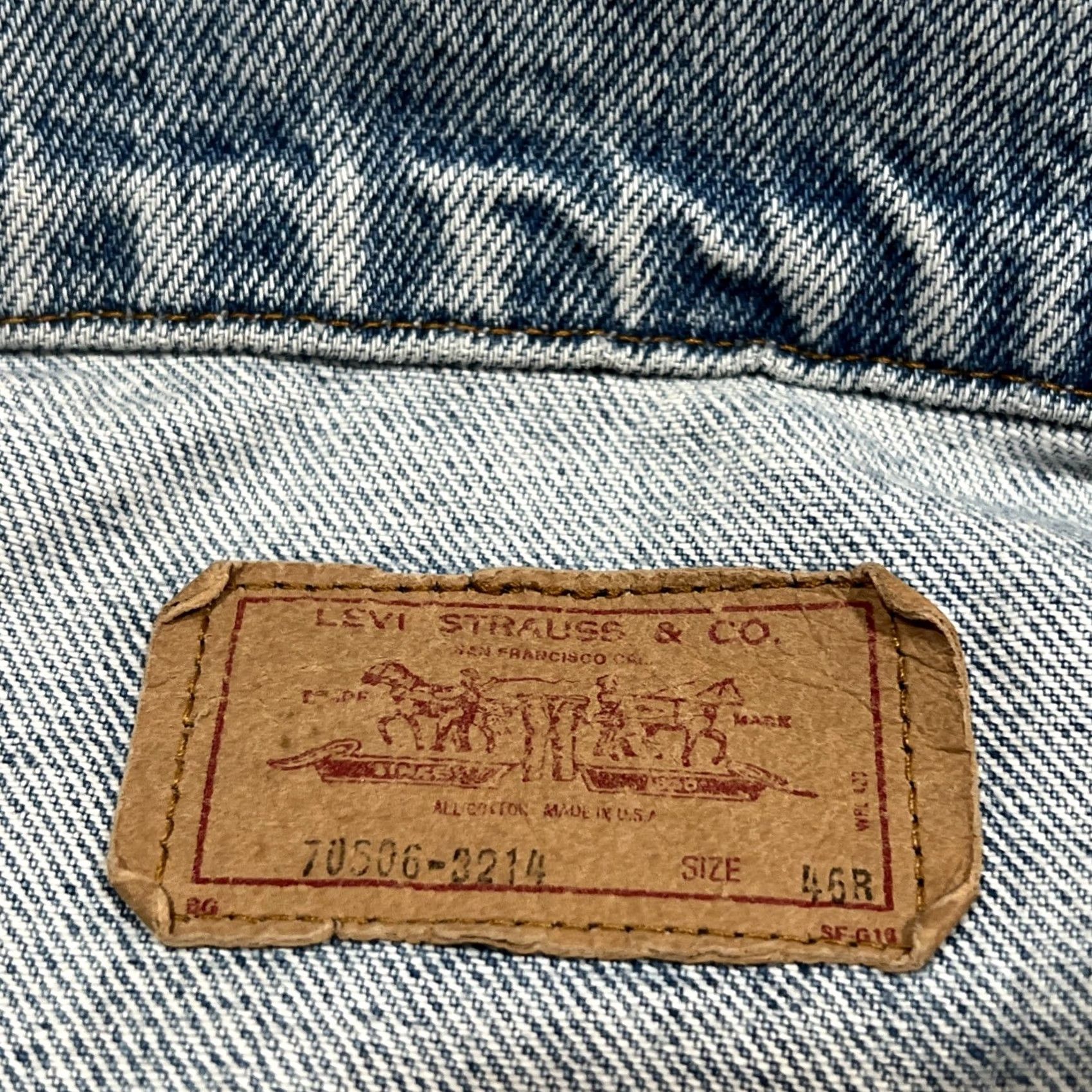 Levi's VINTAGE Levi’s Jacket Trucker USA Men’s 46R Denim Blue 70506-0214 Distressed Size US 30 / EU 46 - 4 Thumbnail