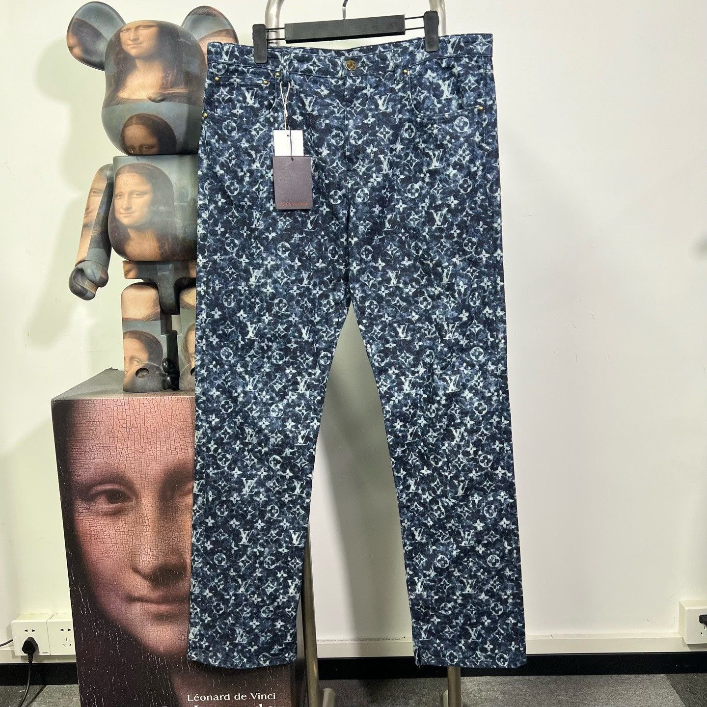 Louis Vuitton Louis Vuitton Denim Tie-Dye Multi Denim Jeans 32 Men Size US 32 / EU 48 - 1 Thumbnail
