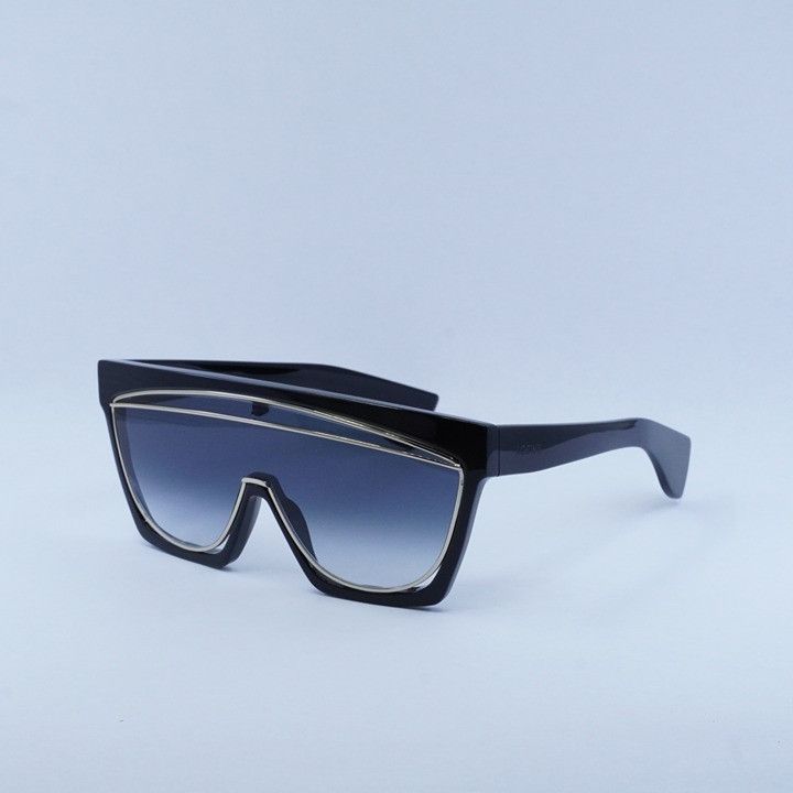 Loewe Loewe LW40012I 05B Sunglasses Black/Gold Shield Frame Size ONE SIZE - 1 Thumbnail