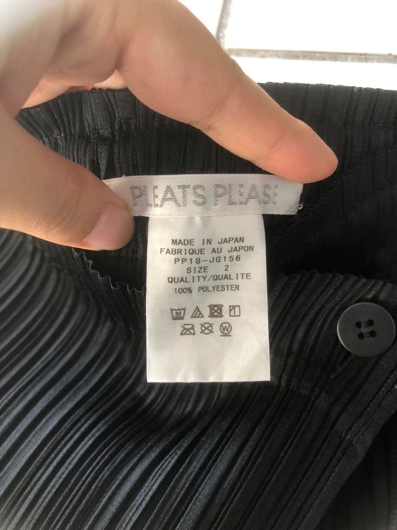 Issey Miyake Issey Miyake size:2 Black pleated skirt Size 42" / US 20 - 2 Thumbnail