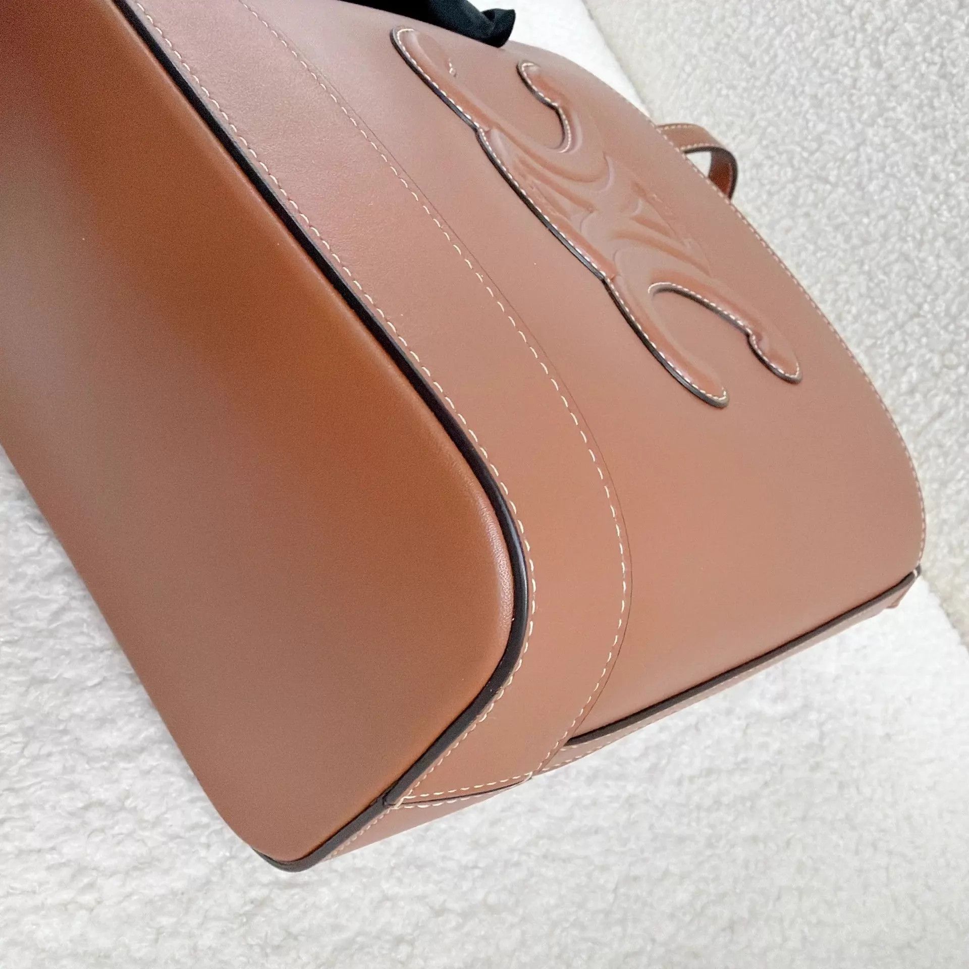 Celine Celine Cuir Triomphe Caramel Small Calfskin Logo Size ONE SIZE - 8 Thumbnail