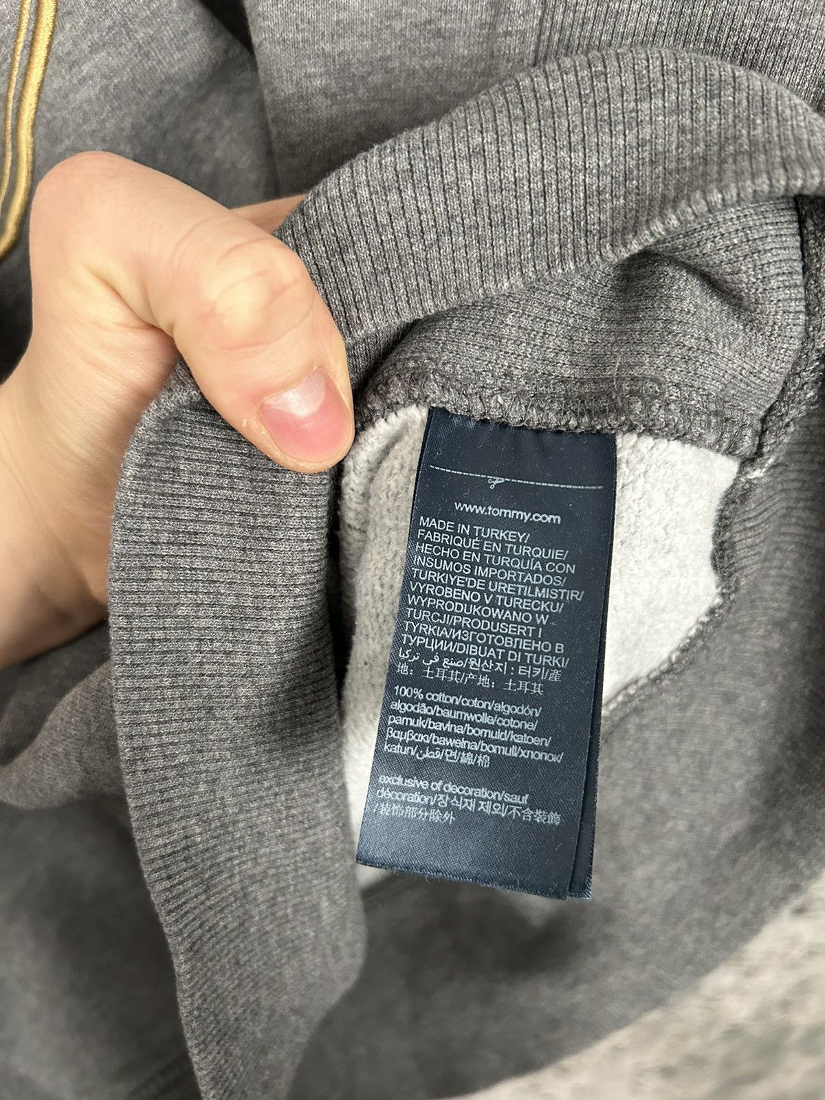 Tommy Hilfiger Vintage Tommy Hilfiger Embroidered Big Logo Hoodie Boxy Size US XXL / EU 58 / 5 - 7 Thumbnail