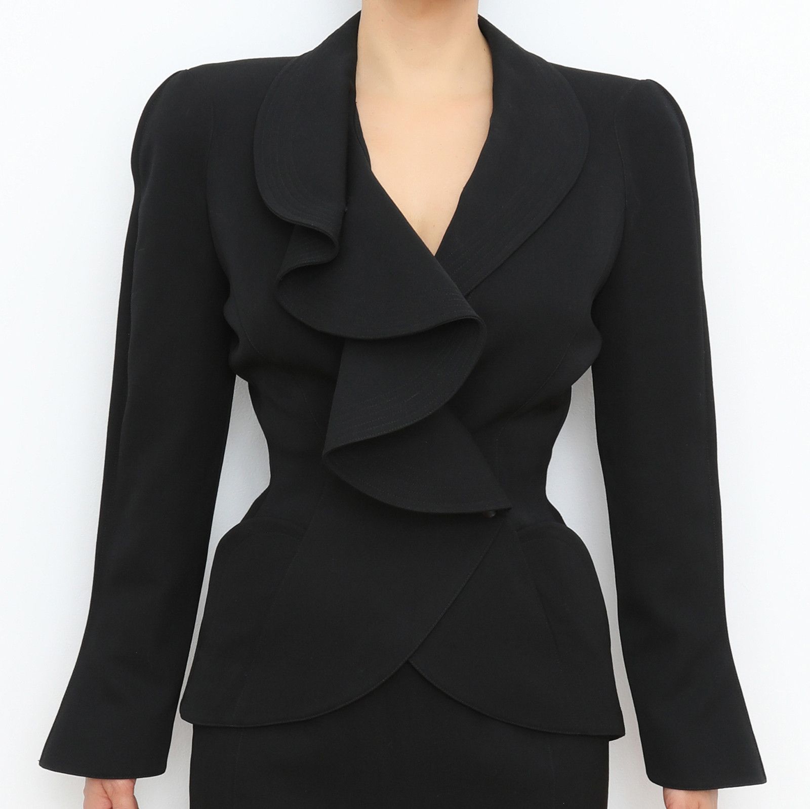 Thierry Mugler Archival Runway Thierry Mugler AW 1989 suit jacket Size XS / US 0-2 / IT 36-38 - 2 Thumbnail