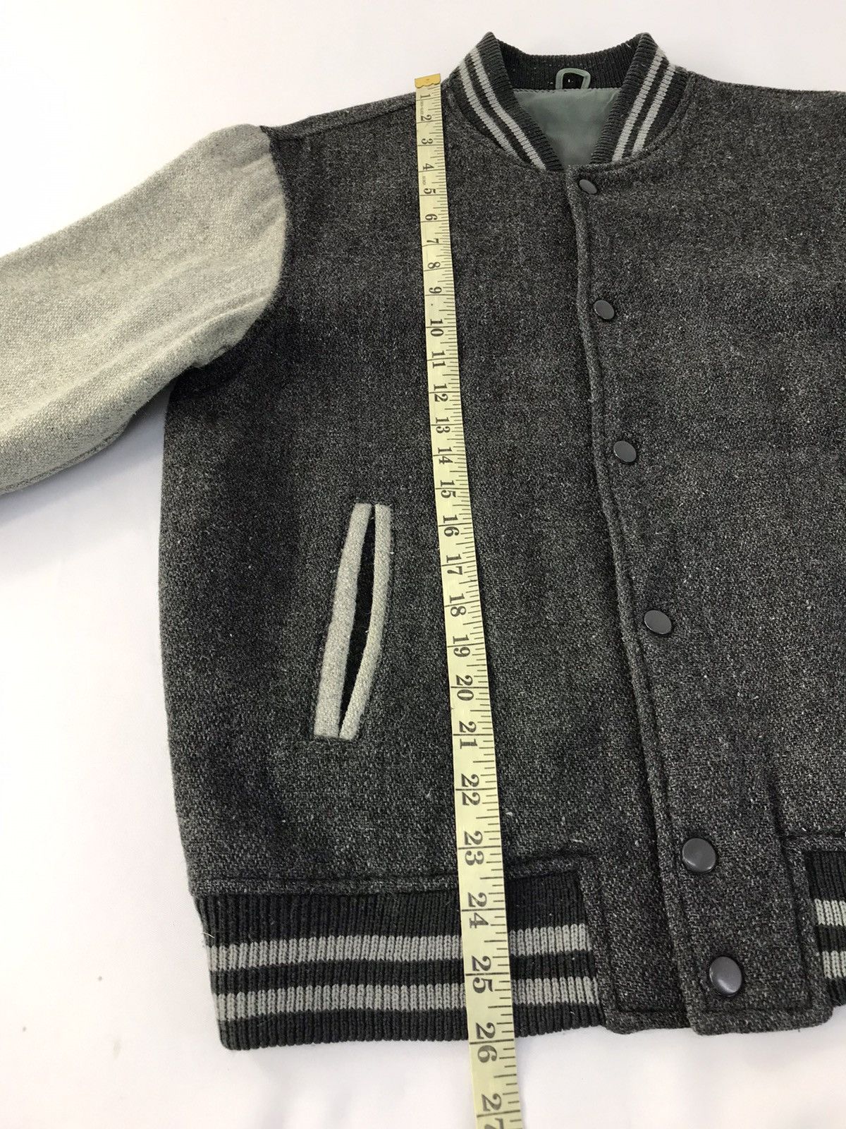Vintage Vintage Varsity Jacket Snap Button Two Tones Colour Size US L / EU 52-54 / 3 - 10 Thumbnail