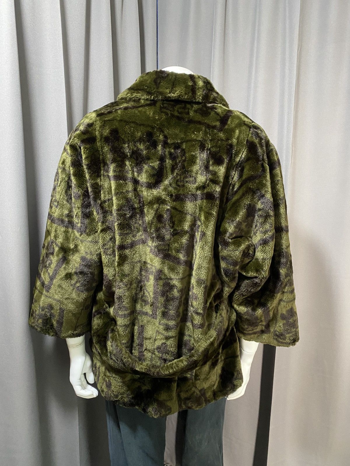 Mickey Mouse 1992 Apparence x Mickey Mouse Faux Fur Double Breasted Coat Size US M / EU 48-50 / 2 - 3 Thumbnail