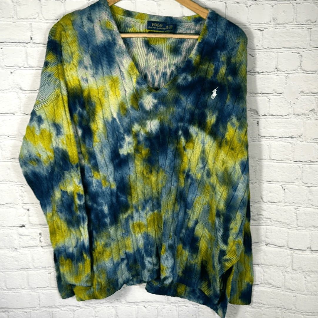 Polo Ralph Lauren **Ralph Lauren Men's Blue Gold Tye Dye XL V-Neck Pullover Sweater** User: **Ralph Lauren Men's Blue Gold Tye Dye XL V-Neck Sweater** Size US XL / EU 56 / 4 - 2 Thumbnail