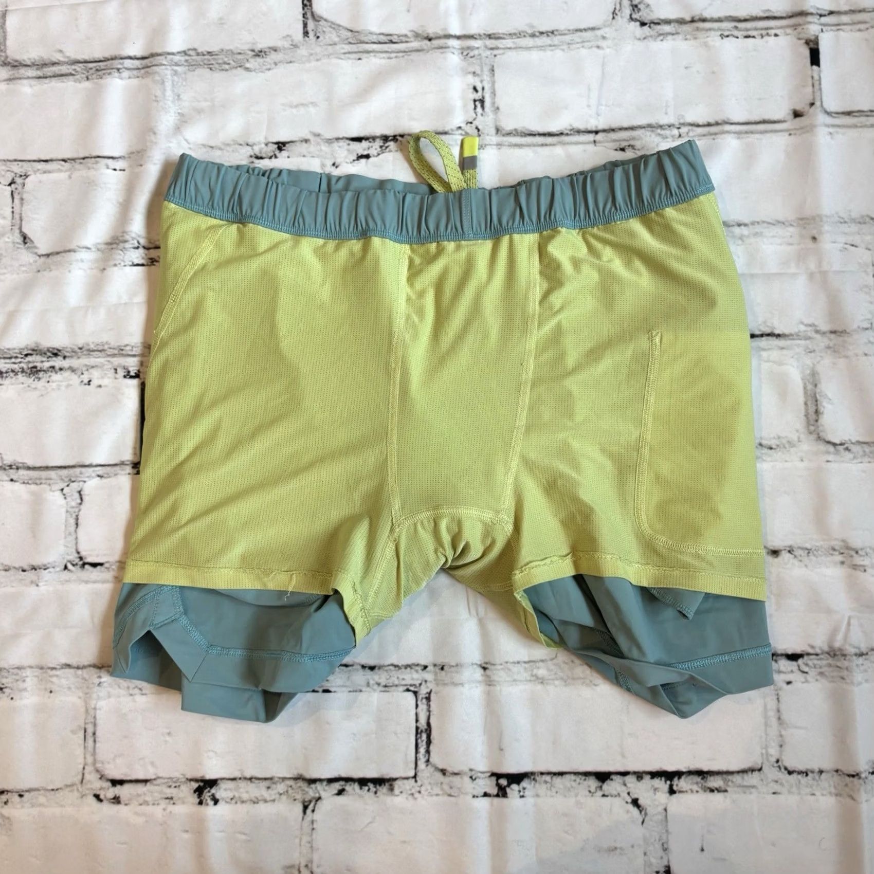 Fabletics VINTAGE? No. Size US 33 - 7 Thumbnail