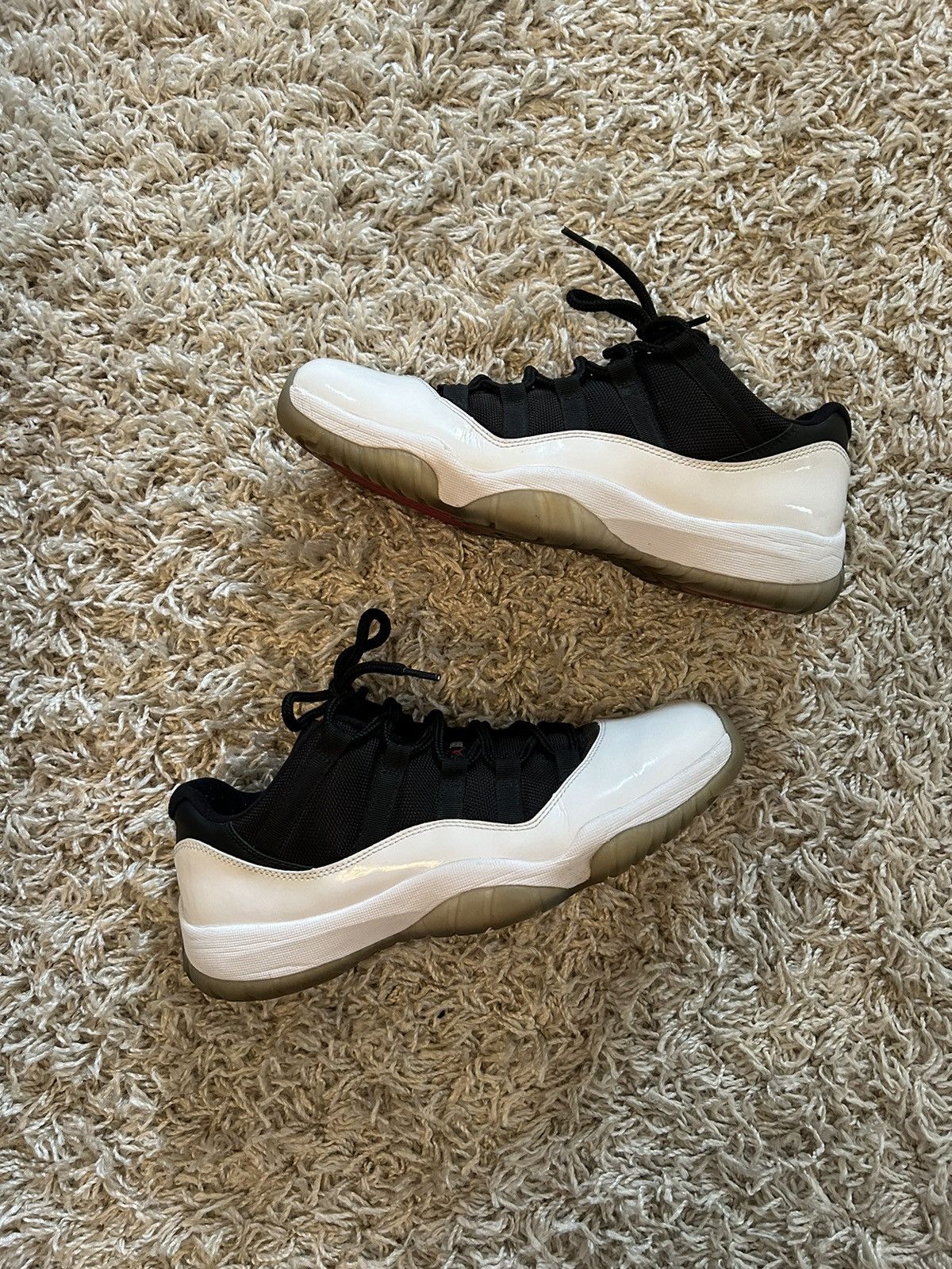 Jordan Brand Jordan 11 low Tuxedo size 10 Size US 10 / EU 43 - 7 Thumbnail