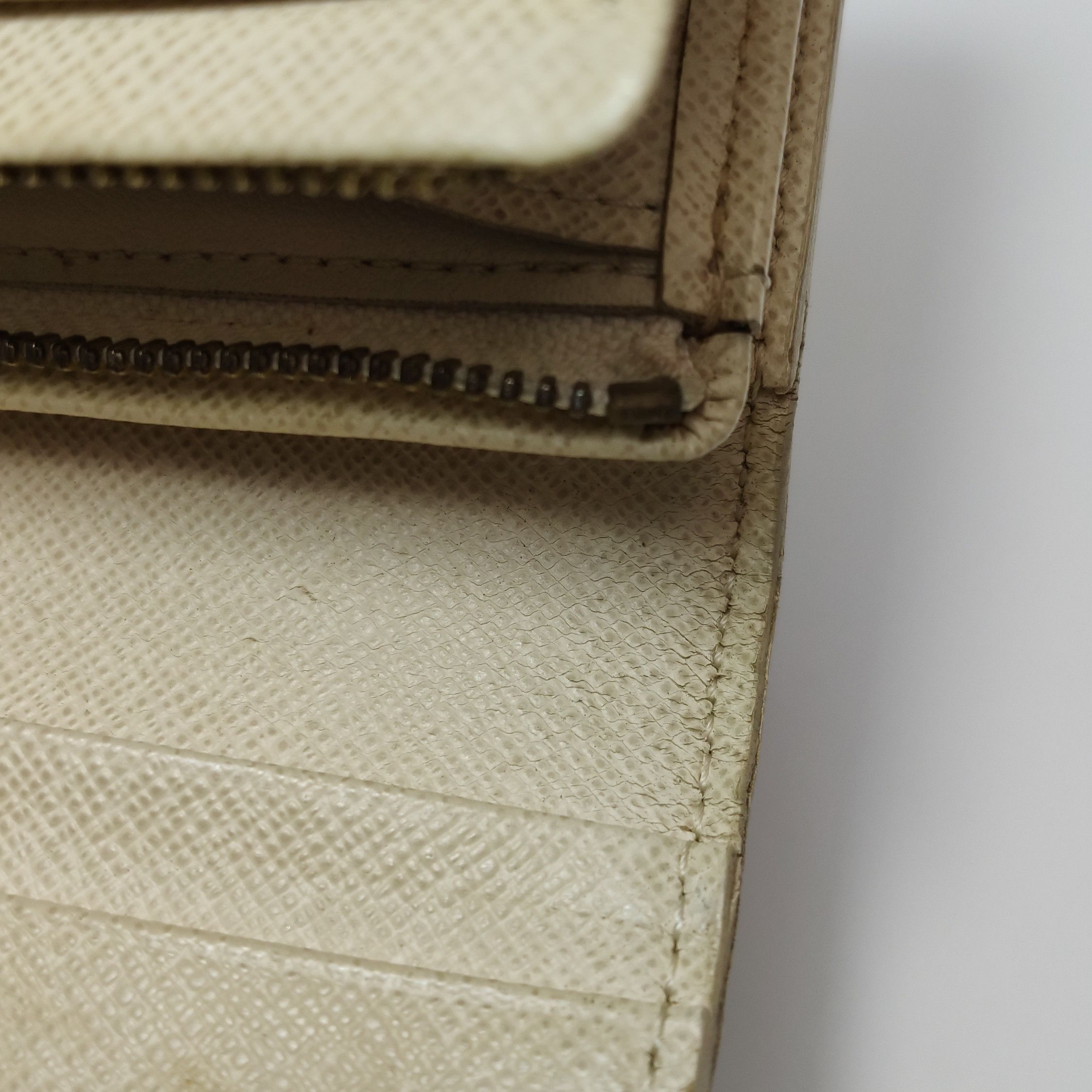 Louis Vuitton Louis Vuitton (LV) Cowhide Checkerboard Wallet -y2506 Size ONE SIZE - 3 Thumbnail