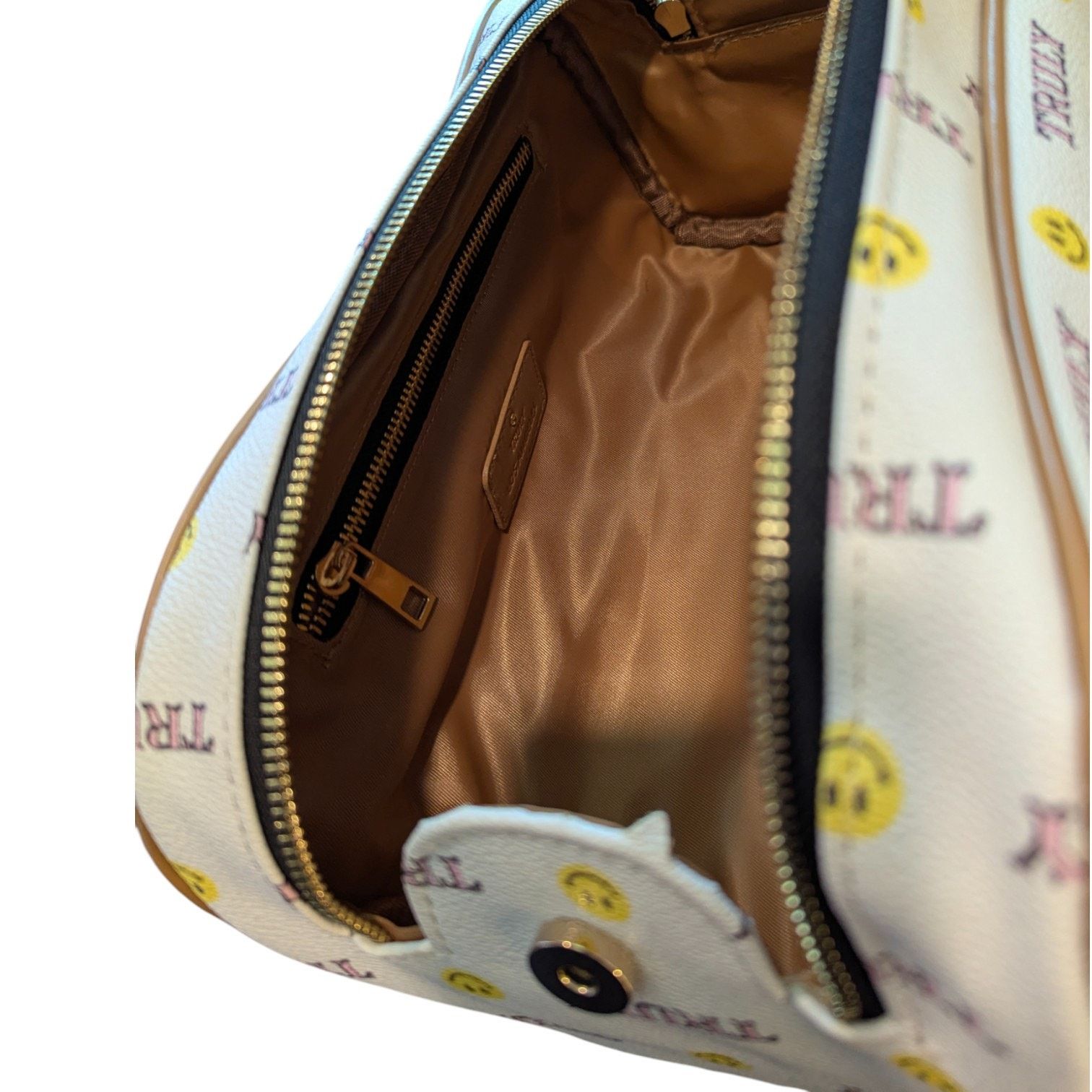 Other Truly Smiley Face Toiletry Travel Vegan Vanity Case Size ONE SIZE - 10 Thumbnail
