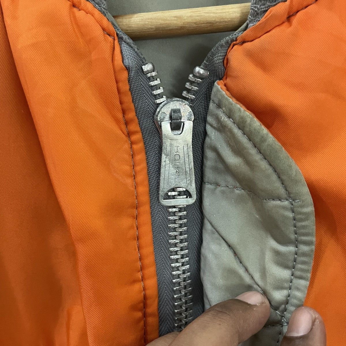 Alpha Industries Made In Usa‼️Vintage 90s Alpha Industries Bomber Jacket Size US L / EU 52-54 / 3 - 9 Thumbnail