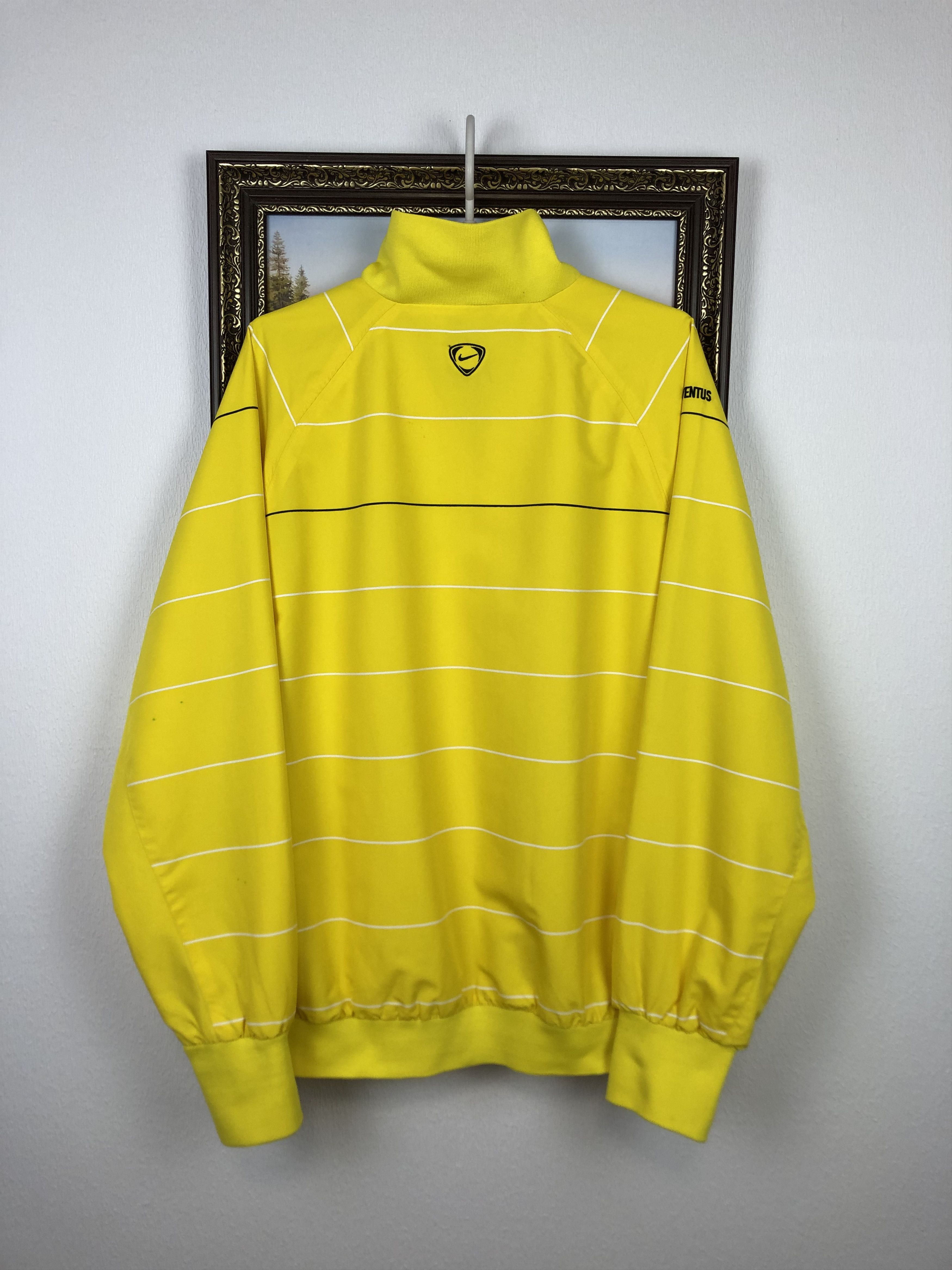 Nike Vintage Nike Juventus Football Jacket Soccer Track Top Mens Size US XL / EU 56 / 4 - 9 Thumbnail