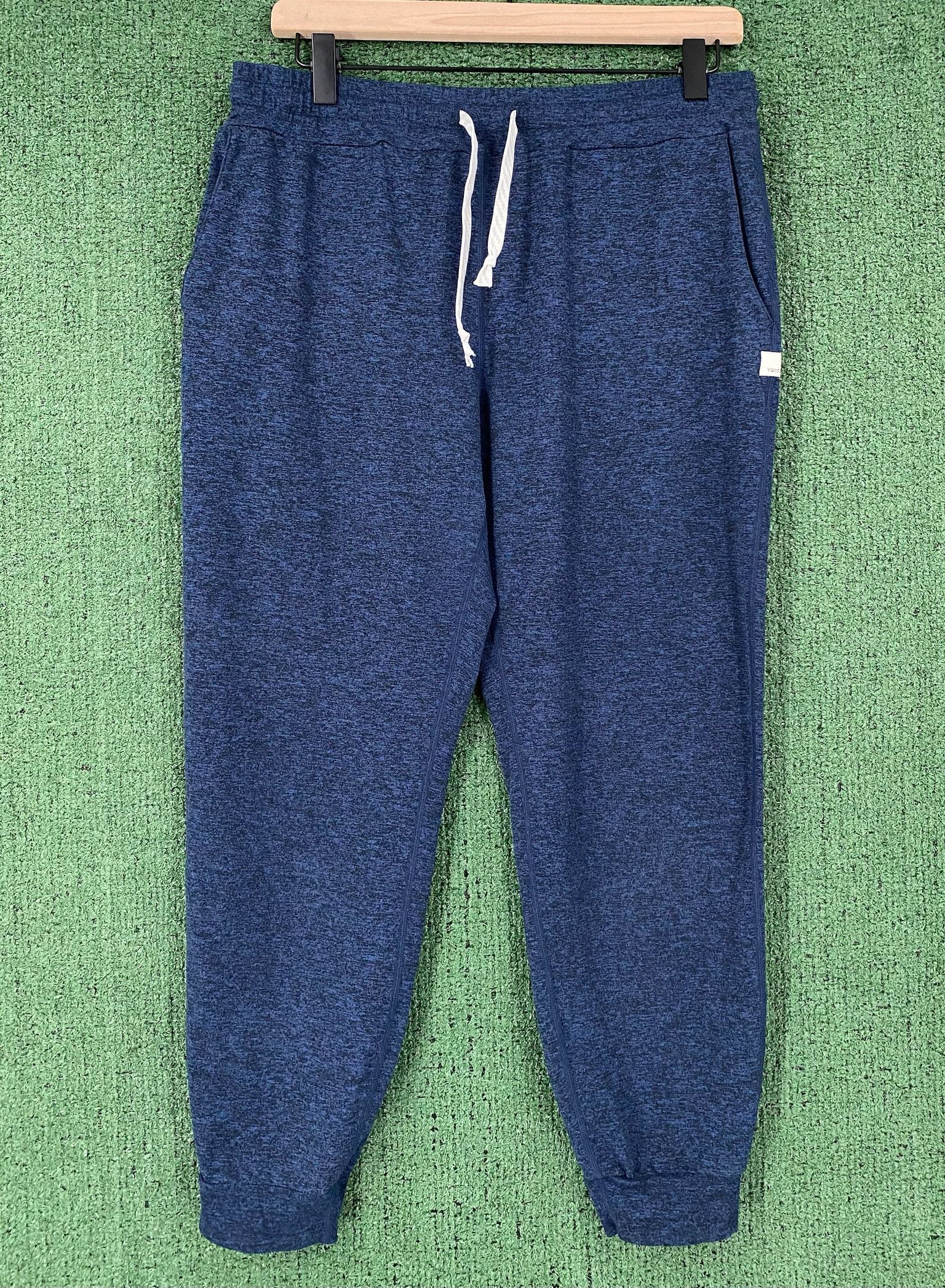 Vuori Vuori Performance Dreamknit Jogger Navy Heather Medium Size 32" / US 10 / IT 46 - 1 Thumbnail
