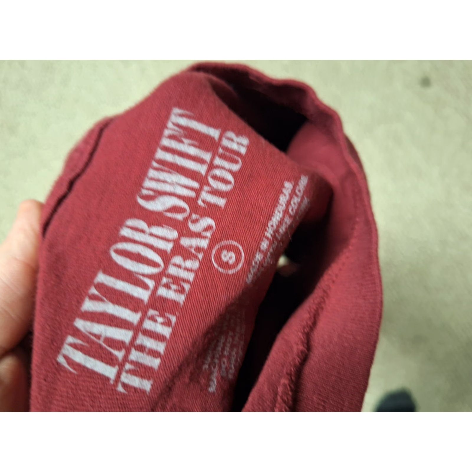 Vintage Taylor Swift Band Paramore Nashville TN Eras Tour S 2023 Concert Shirt Burgundy Mens T-Shirt Red Size US S / EU 44-46 / 1 - 2 Thumbnail
