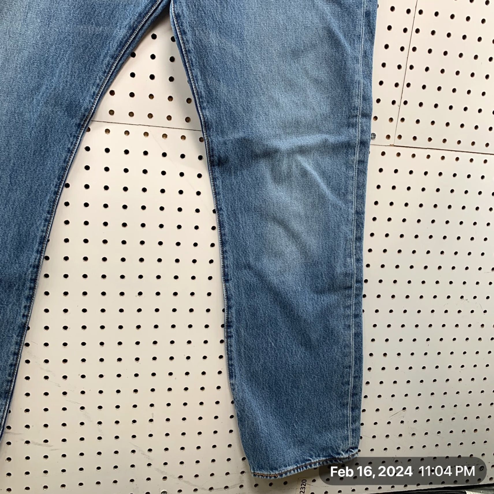 Levi's VINTAGE Levi's 501 Blue Denim Jeans Mens Size 36x31 Light Washed Button Fly FITS 501 Series Straight 36 Jeans Mens Blue 90s Size US 36 / EU 52 - 6 Thumbnail