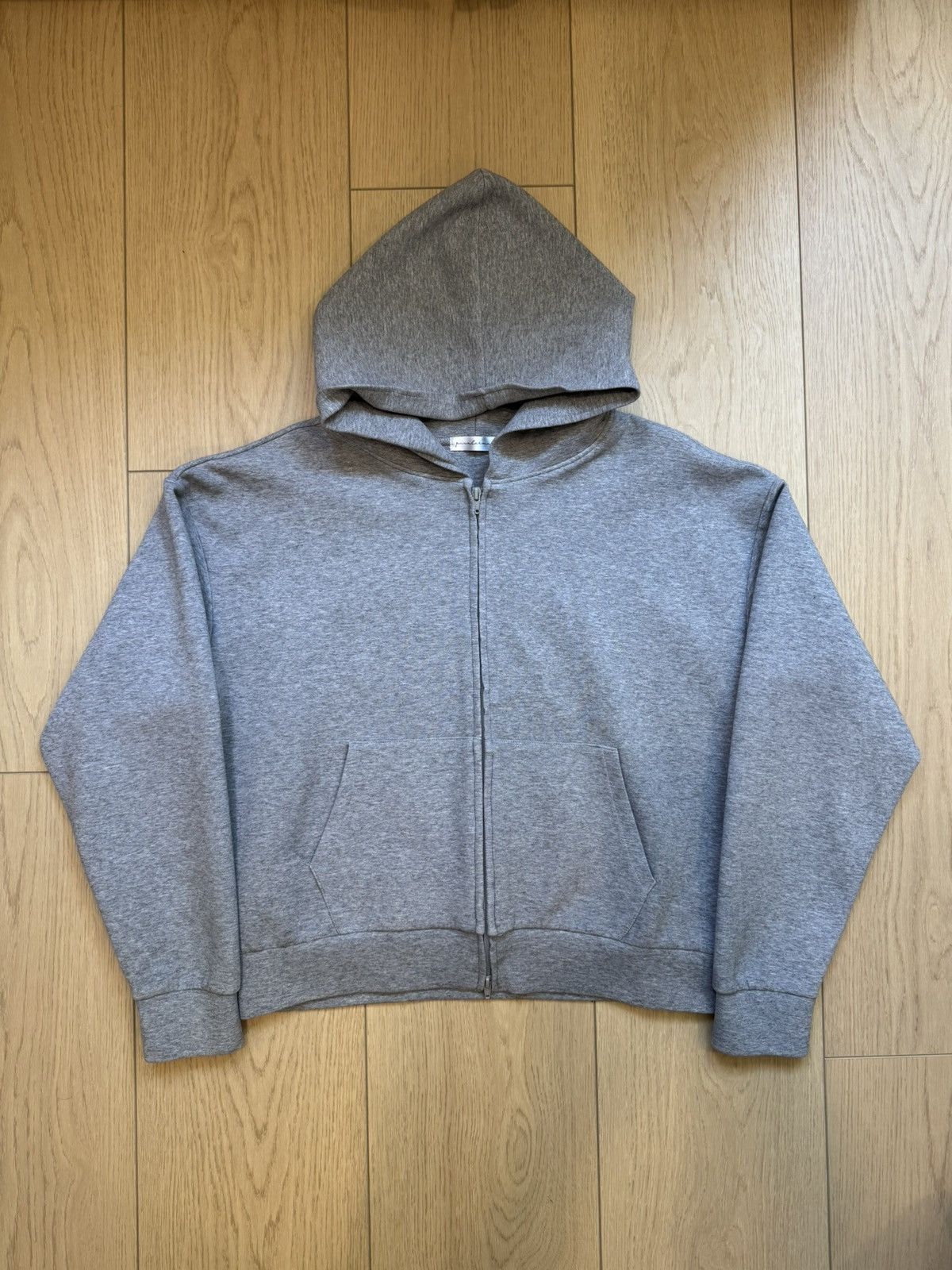 Other Basic Essential Cropped Zip Hoodie Grey Size Large Size US L / EU 52-54 / 3 - 3 Thumbnail