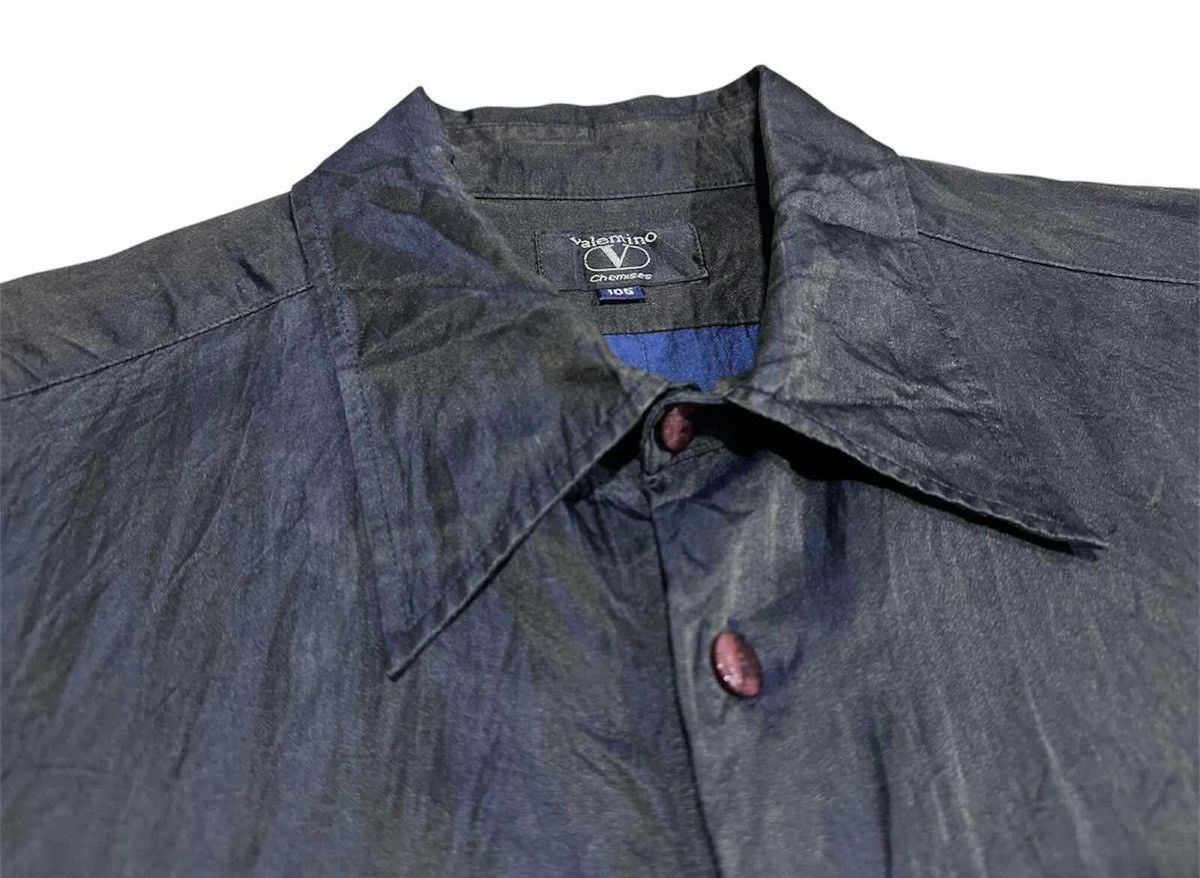 Designer × Japanese Brand × Valentino 🔥Rare Vintage Valentino Waxed Shirt Black Iridescent Blue Size US XL / EU 56 / 4 - 5 Thumbnail