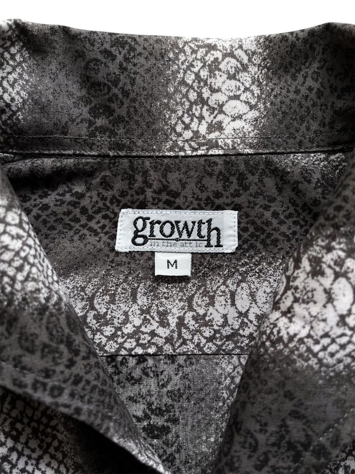 In The Attic In the attic growth snake print shirt punk style Size US M / EU 48-50 / 2 - 7 Thumbnail