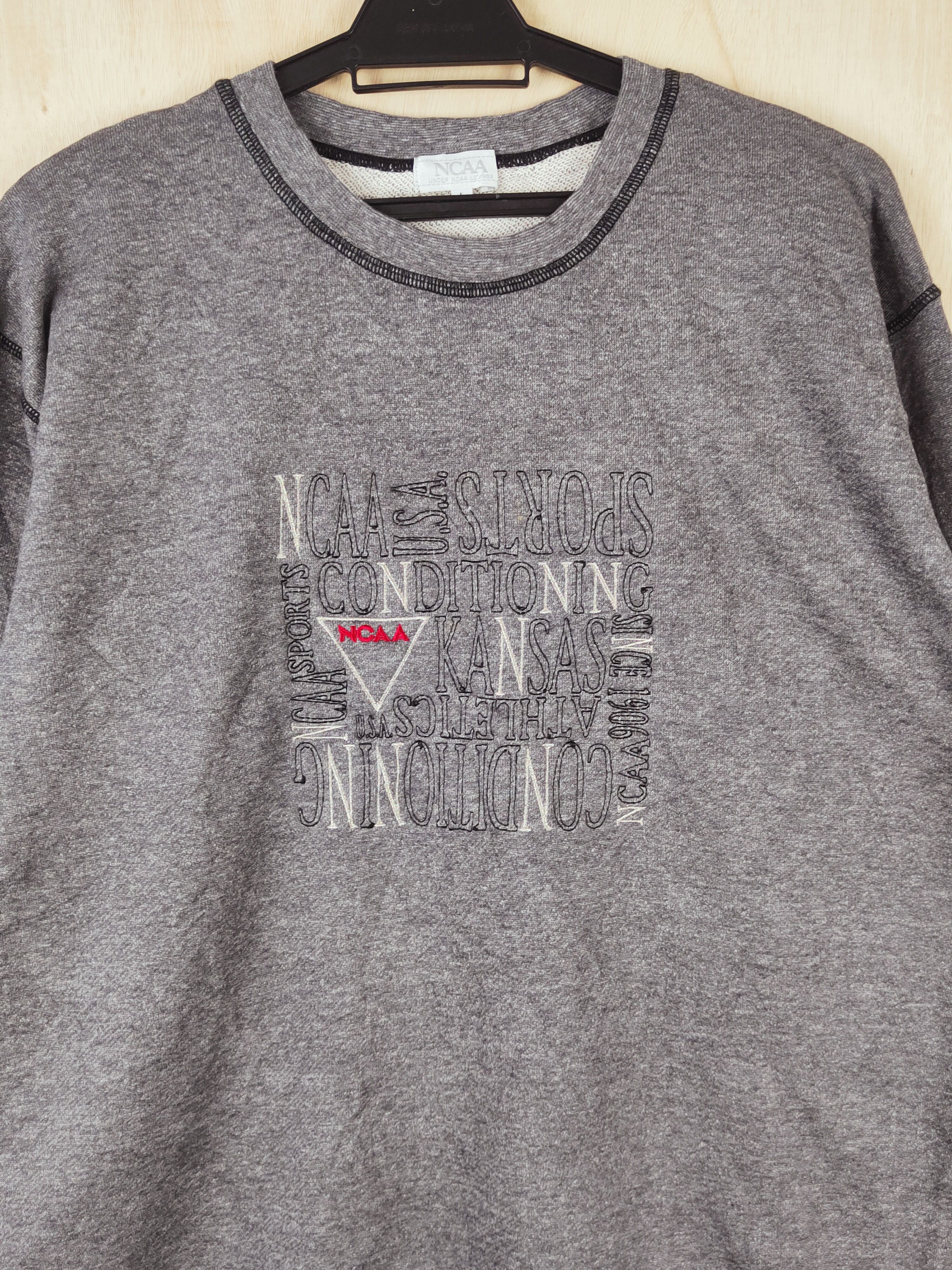 NCAA × Vintage Vintage NCAA Dark Gray Sweatshirts Authentic item Size US L / EU 52-54 / 3 - 2 Thumbnail