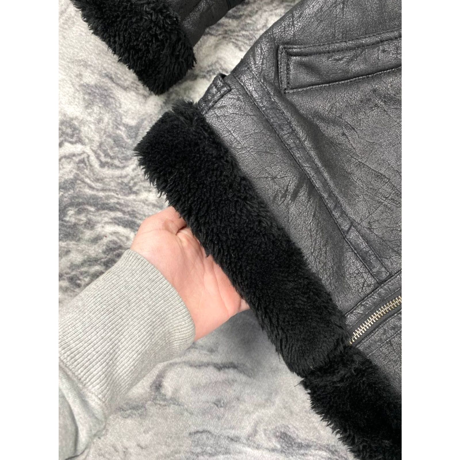 Vintage VINTAGE Alpha Industries Jacket Bomber Black M Sheepskin Zip Chest 57.5 Length 71 Shoulders 51.5 Sleeve 62 Men Regular Coat Winter Fall Spring Size US M / EU 48-50 / 2 - 4 Thumbnail