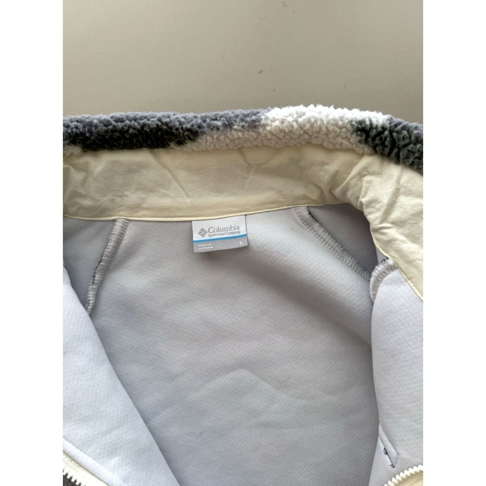 Vintage Columbia Mens L White Fleece Sweater Hiking Outdoor Travel Mountain Jacket Size US L / EU 52-54 / 3 - 3 Thumbnail
