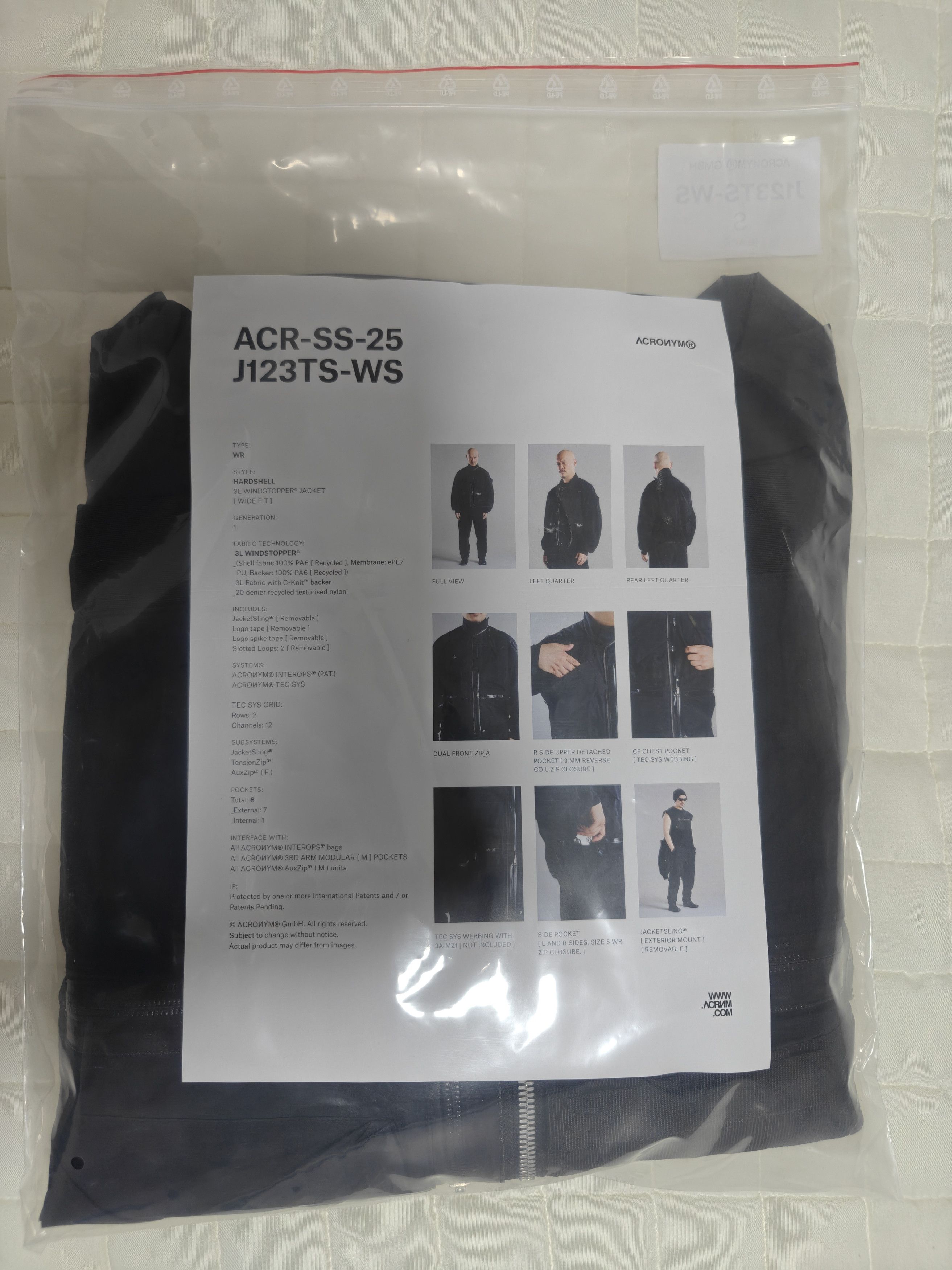 Acronym Acronym J123TS-WS 3L Windstopper® Tec Sys Interops Jacket Size US S / EU 44-46 / 1 - 11 Thumbnail