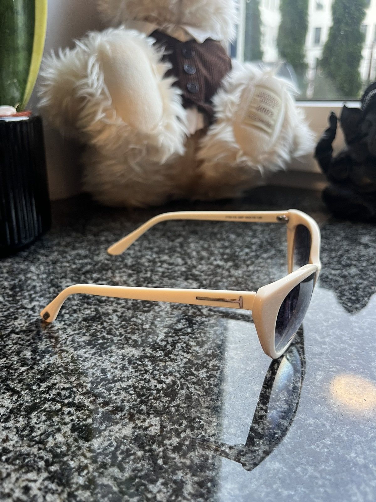 Tom Ford TOM FORD 2005 NIKITA CAT EYE SUNGLASSES RIHANNA KARDASHIAN Size ONE SIZE - 7 Thumbnail