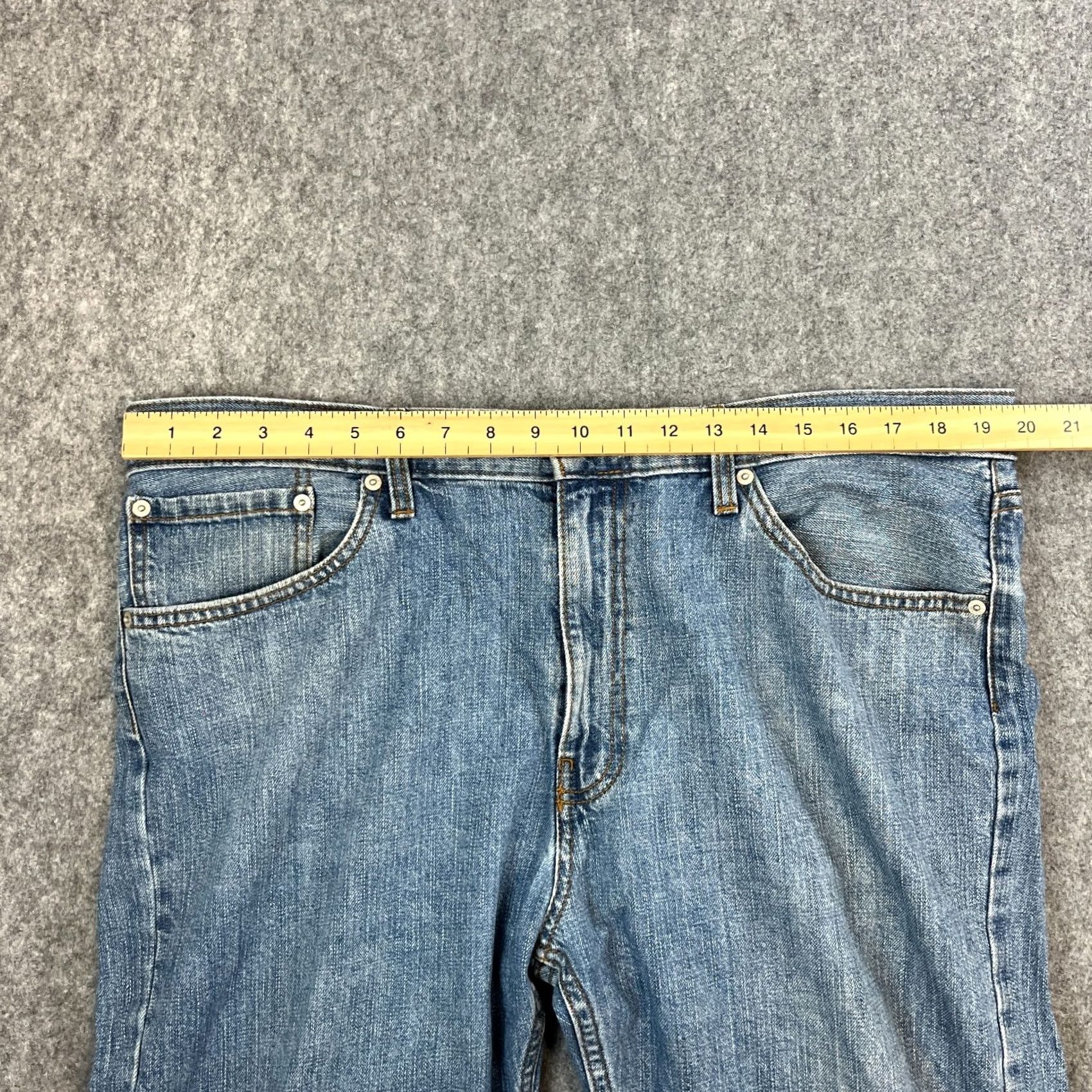Levi's Levi's 751 Jeans Regular Straight 40 32 Mid Wash Blue 100% Cotton Zip Fly Mens Size US 40 / EU 56 - 6 Thumbnail
