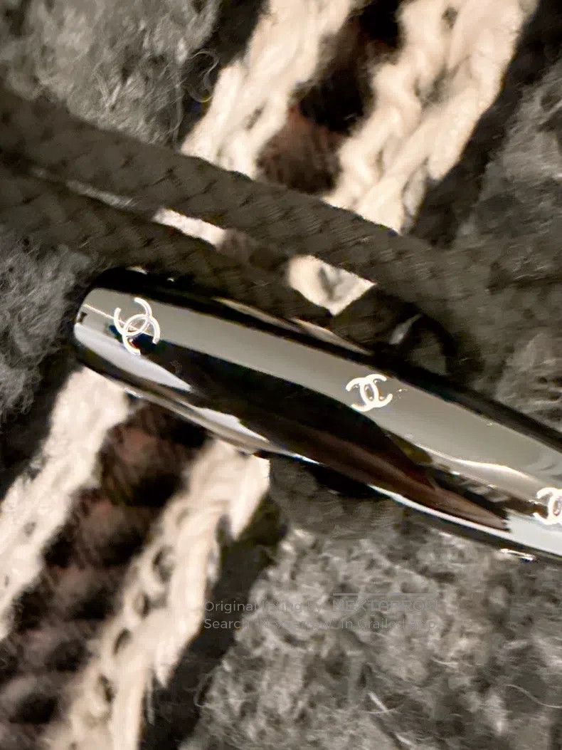 Chanel Chanel 21B Autumn and Winter Preview Gray Ox Horn Buckle C Size XS / US 0-2 / IT 36-38 - 6 Thumbnail