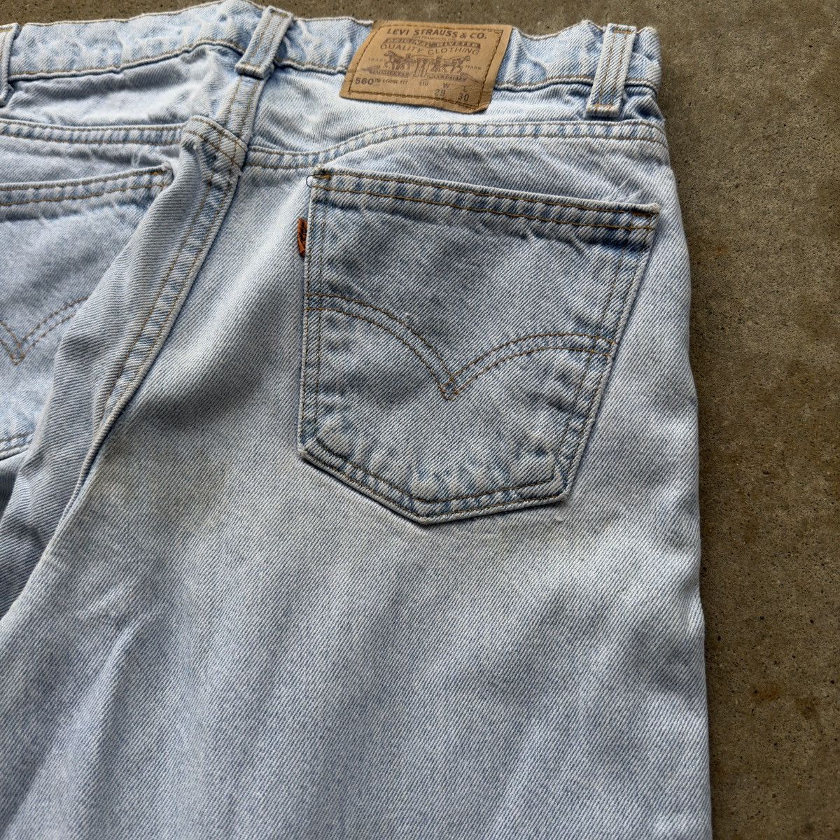 Vintage Levi's 560 Thrashed Faded Distressed Jeans ERD Grunge Size US 29 - 17 Thumbnail
