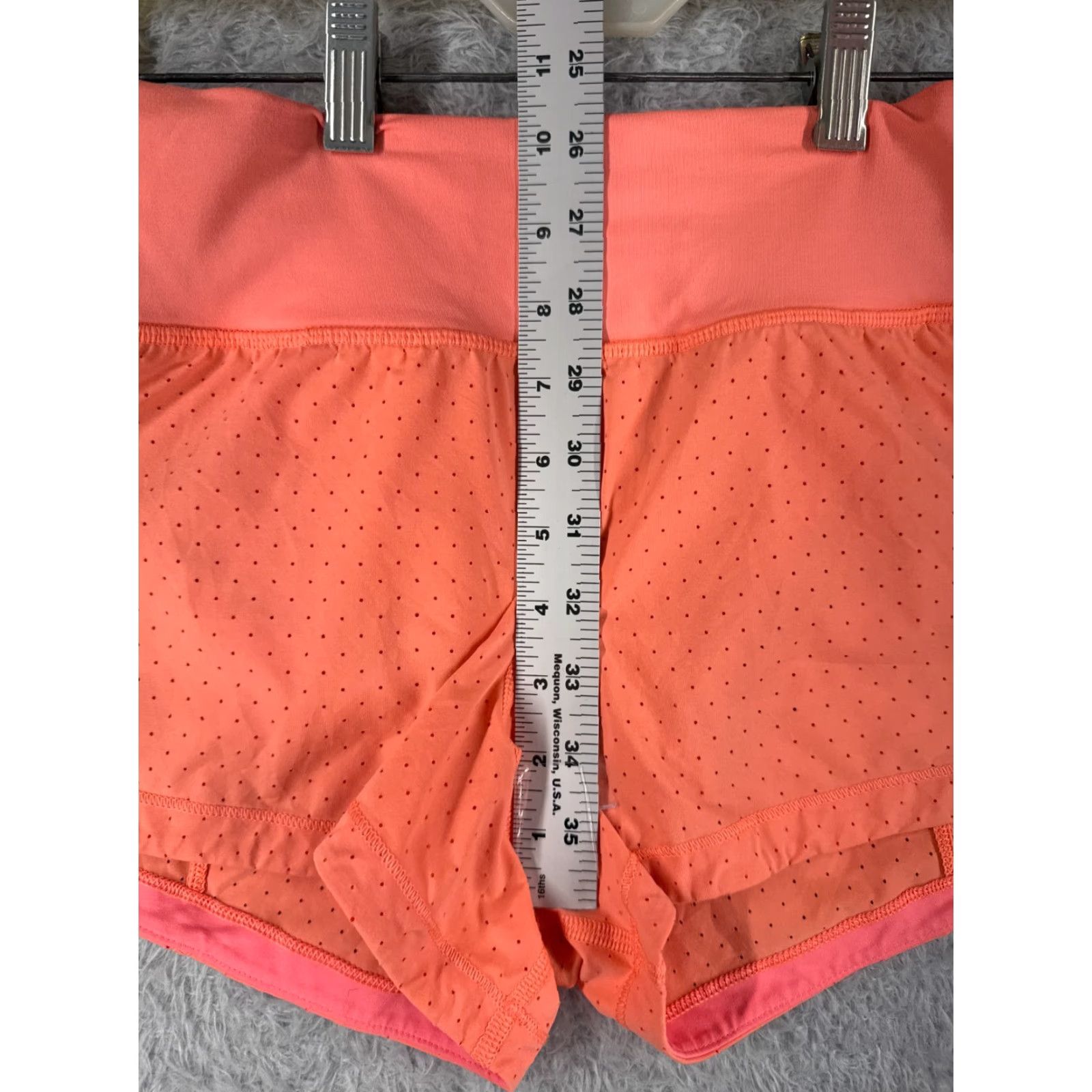 Lululemon Lululemon Shorts Women 4 Orange Final Lap Short 2.5" Luxtreme Run W7AEGS Size 27" / US 4 / IT 40 - 7 Thumbnail