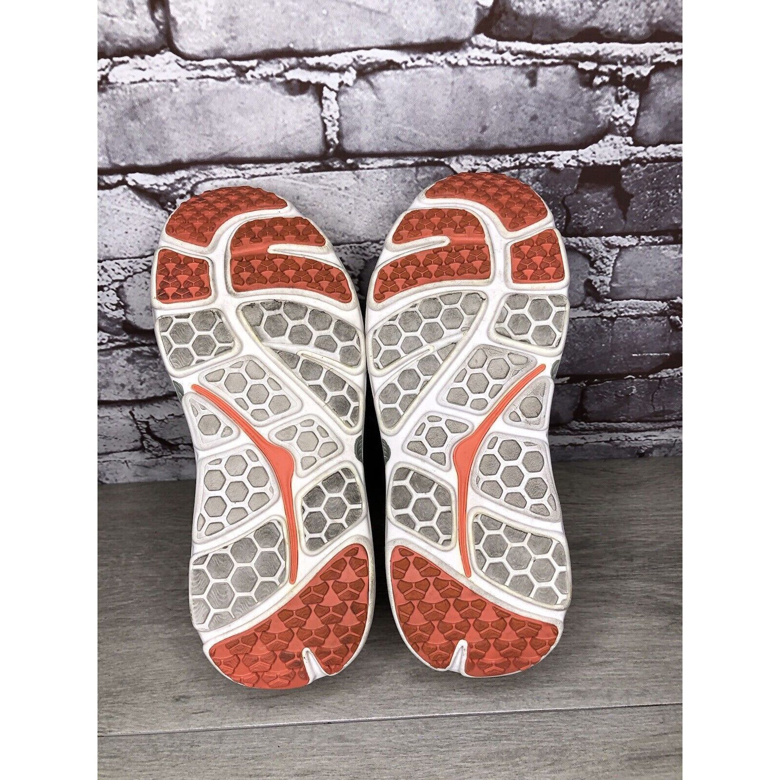 Hoka Hoka One One Bondi 3 Coral Orange Synthetic Lace Up Gym Runn Size US 7.5 / IT 37.5 - 24 Thumbnail