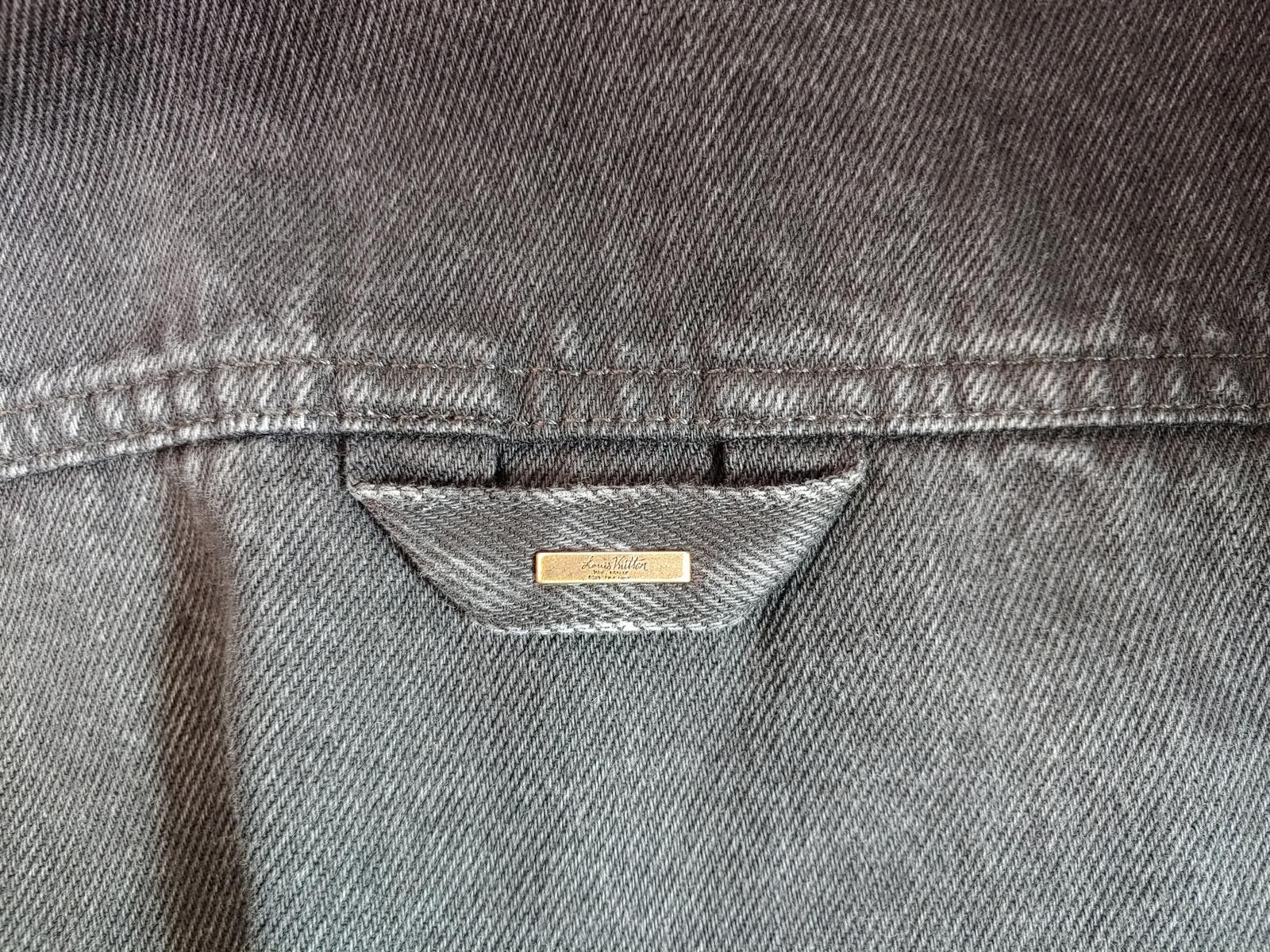 Louis Vuitton Louis Vuitton Monogram Embossed Denim Overshirt in Black Size ONE SIZE - 4 Thumbnail