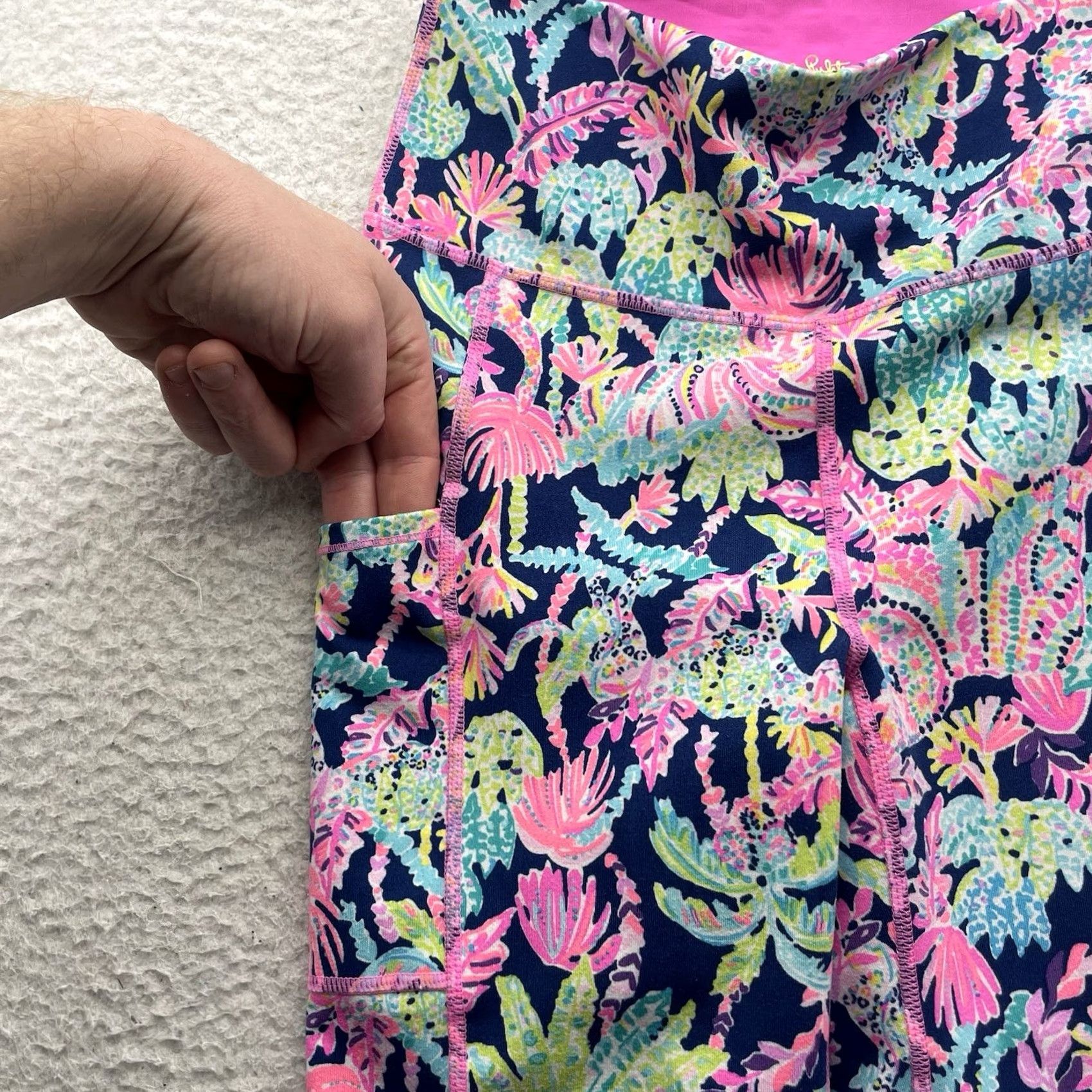 Lilly Pulitzer Lilly Pulitzer Leggings Womens Small 21" Luxletic Weekender Cropped Multicolor Floral Athletic Skinny 21 in Inseam Womens Size 28" / US 6 / IT 42 - 3 Thumbnail