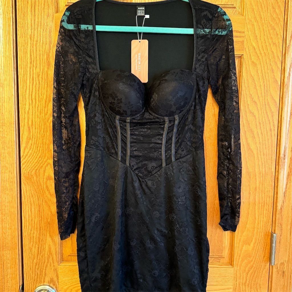 Shein SHEIN Women's Black Lace Long Sleeve Knee Length Dress Size Size M / US 6-8 / IT 42-44 - 1 Thumbnail