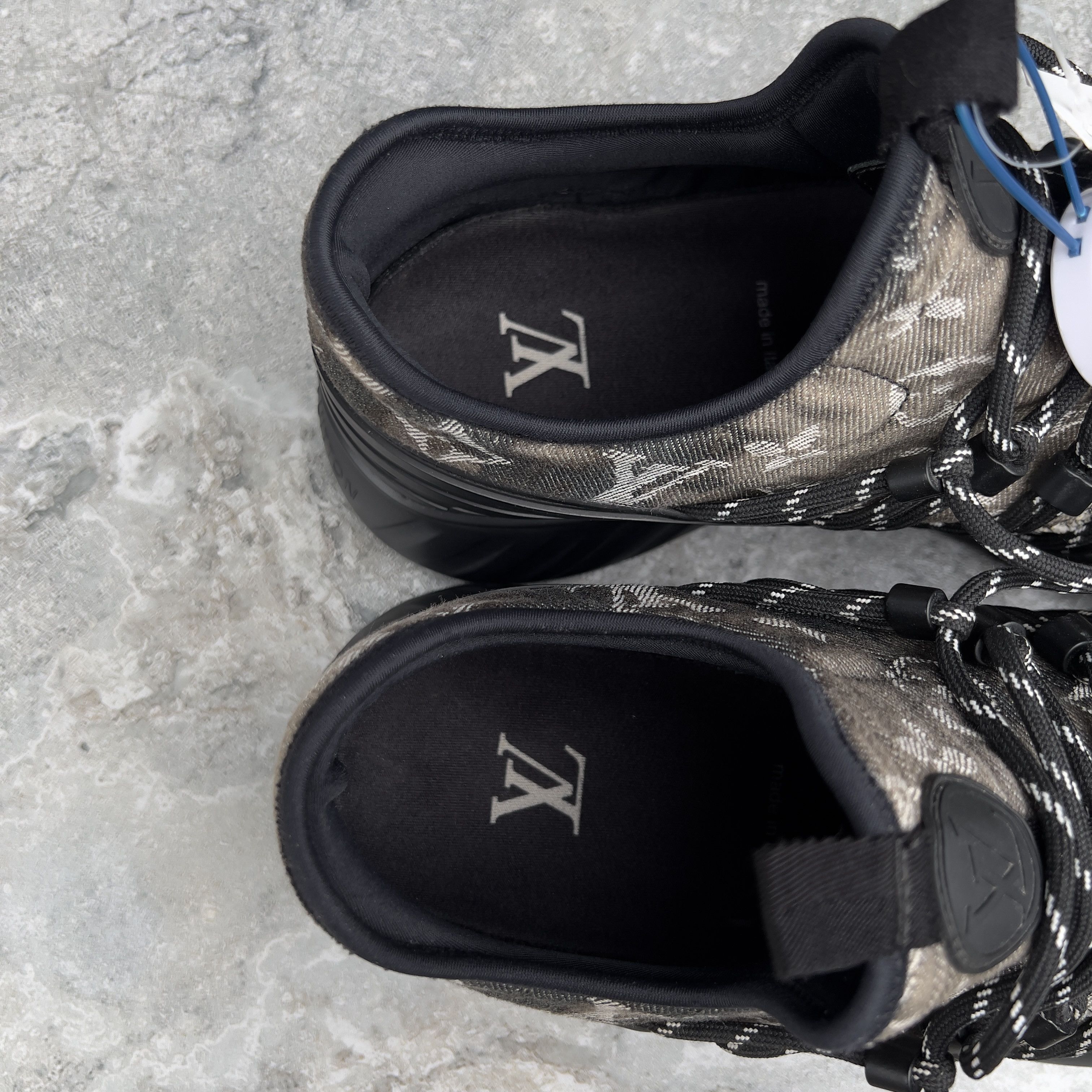 Louis Vuitton Louis Vuitton Fastlane Monogram Sneakers Denim Size US 9 / EU 42 - 11 Thumbnail
