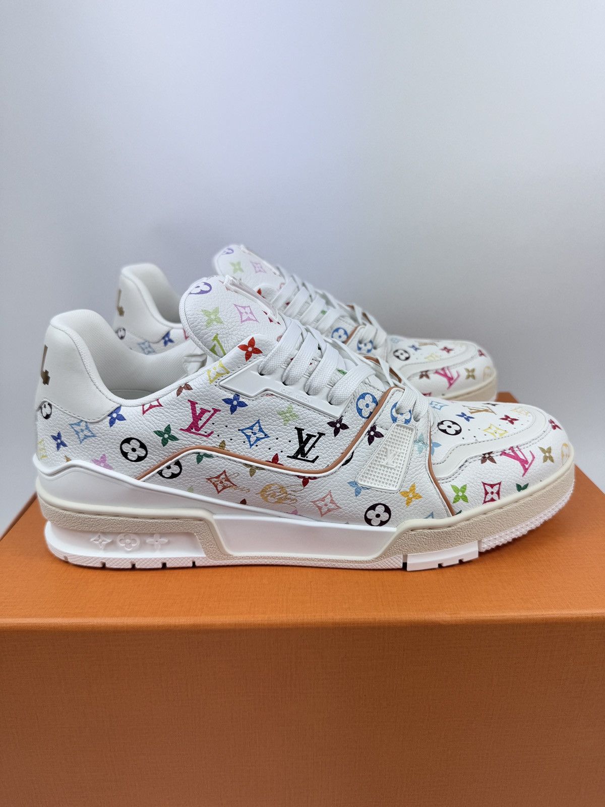 Louis Vuitton × Takashi Murakami MULTI COLOUR MONOGRAM PRINT SNEAKERS Size US 9 / EU 42 - 4 Thumbnail