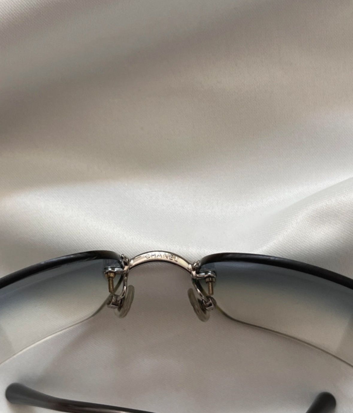 Chanel Chanel Sunglasses 4017-D CC Rhinestone Logo Rimless Vintage Size ONE SIZE - 4 Thumbnail