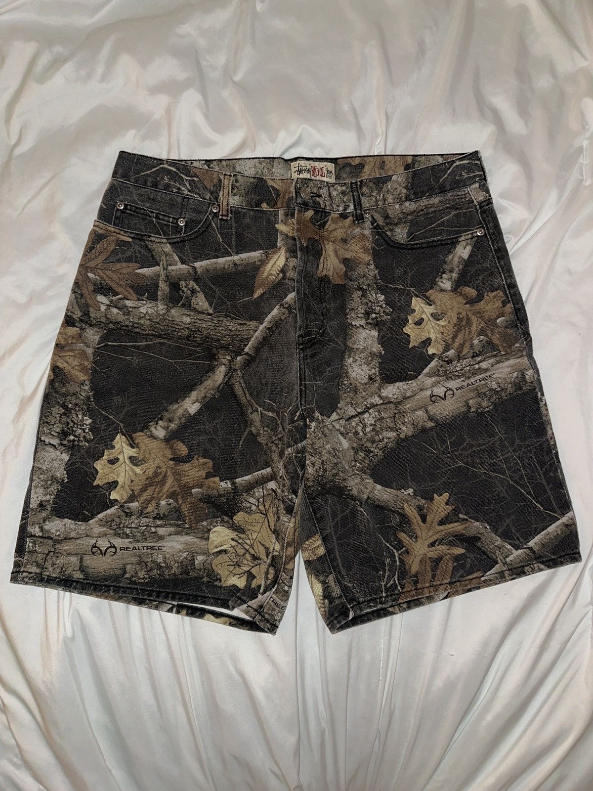 【正規品】STUSSY BIG OL' SHORTS REALTREE EDGE rocque_store | Stussy BIG OL' SHORT REALTREE EDGE . Size