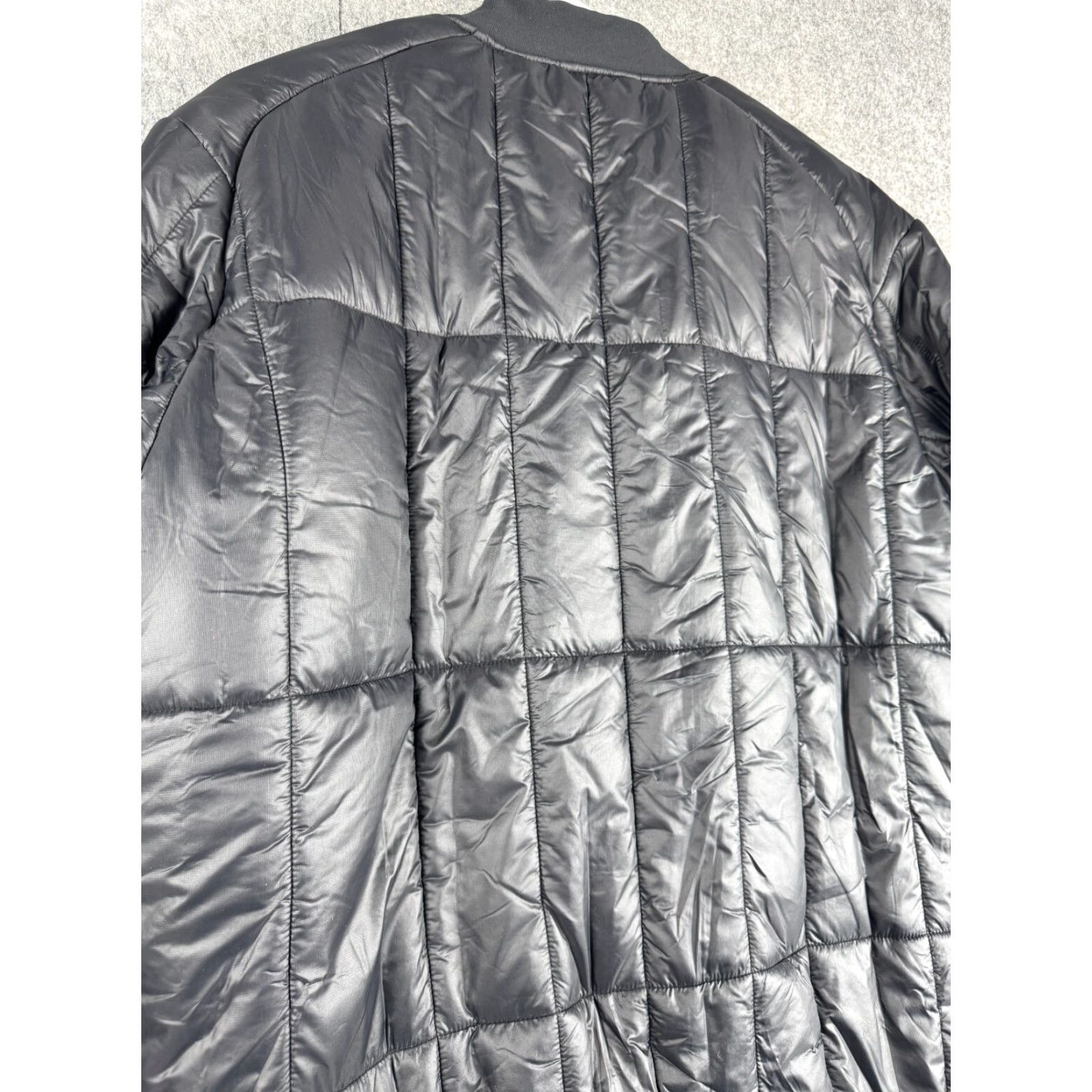 Lululemon Lululemon Insulated Bomber Jacket Men Large Black Puffer Full Zip M4AE3S Size US L / EU 52-54 / 3 - 5 Thumbnail
