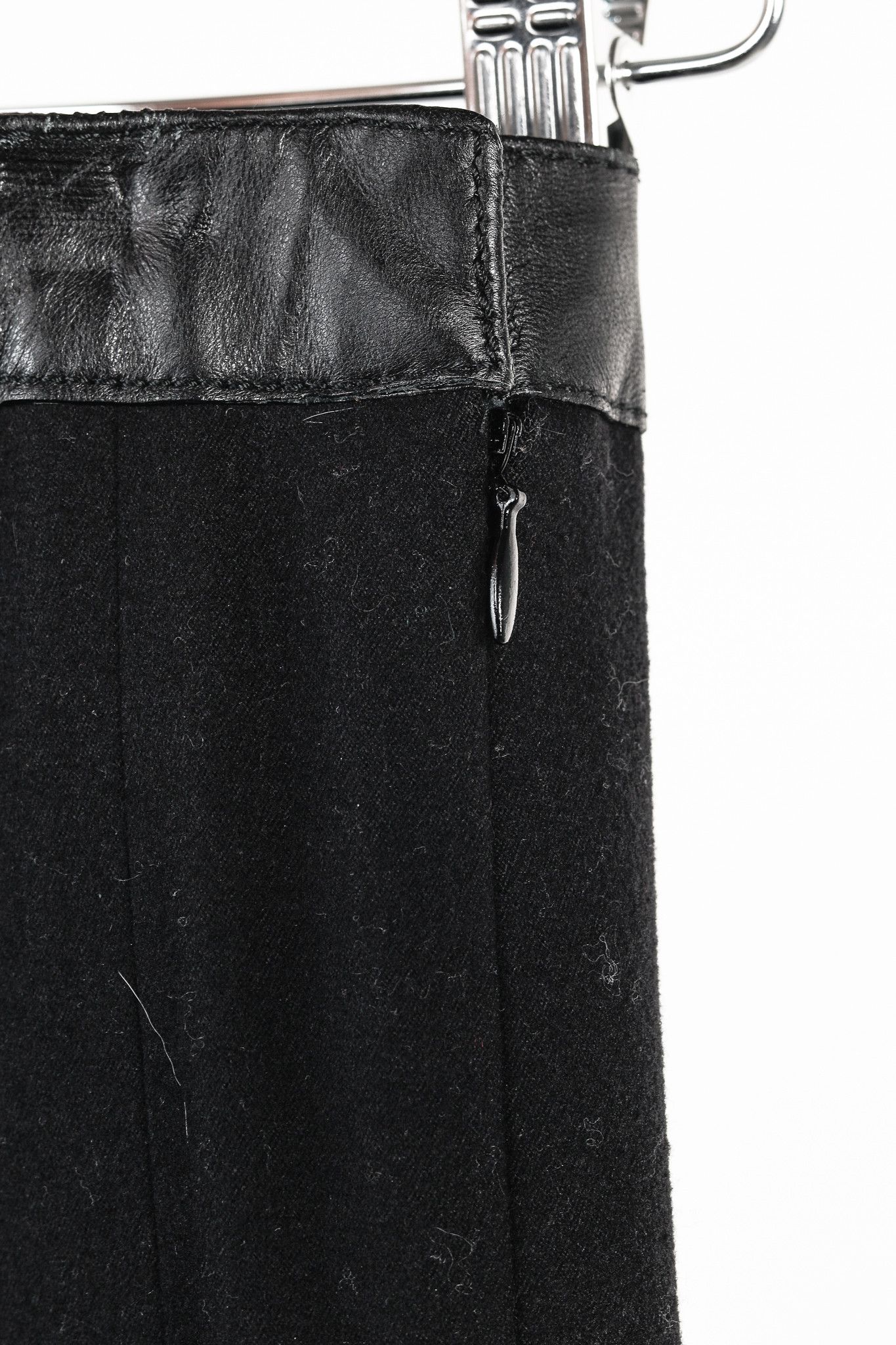 McQ Alexander McQueen Alexander McQueen Black Wool Leather-Trim Zippered-Hem Skirt Size 27" / US 4 / IT 40 - 9 Thumbnail