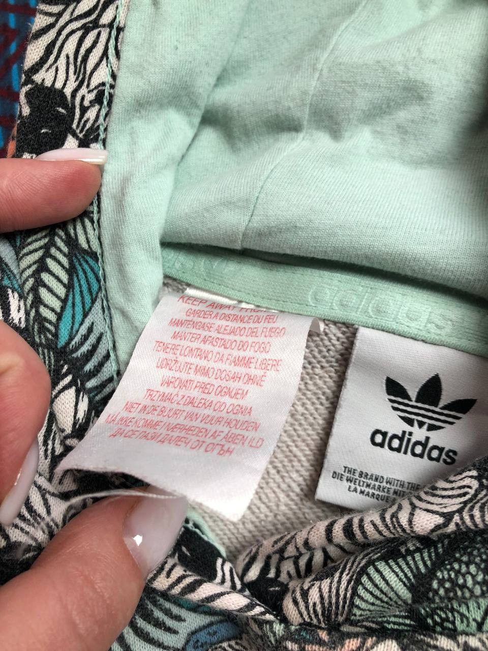 Adidas Adidas Cropped Hoodie Womens Logo Spell Out Pullover Size M / US 6-8 / IT 42-44 - 7 Thumbnail