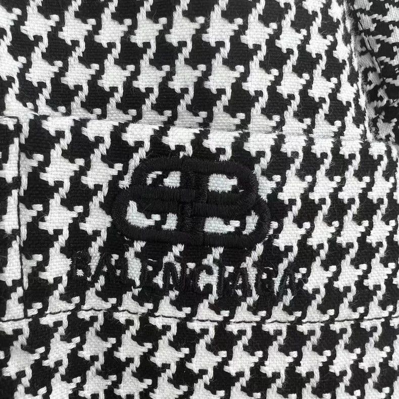 Balenciaga Balenciaga size 36 Houndstooth Double B Embroidered Short Size M / US 6-8 / IT 42-44 - 6 Thumbnail