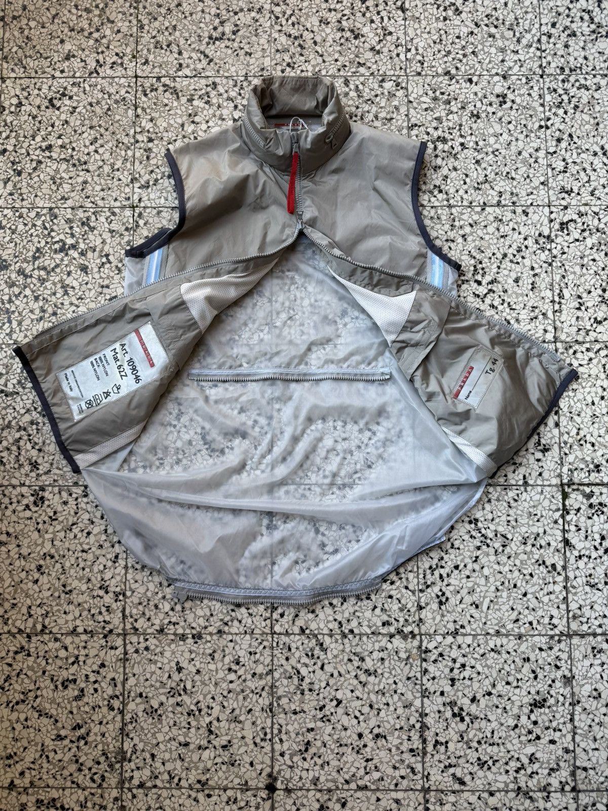 Prada SS00’ Prada Sport Semi Transparent Back 3M Hooded Vest Size M / US 6-8 / IT 42-44 - 2 Thumbnail