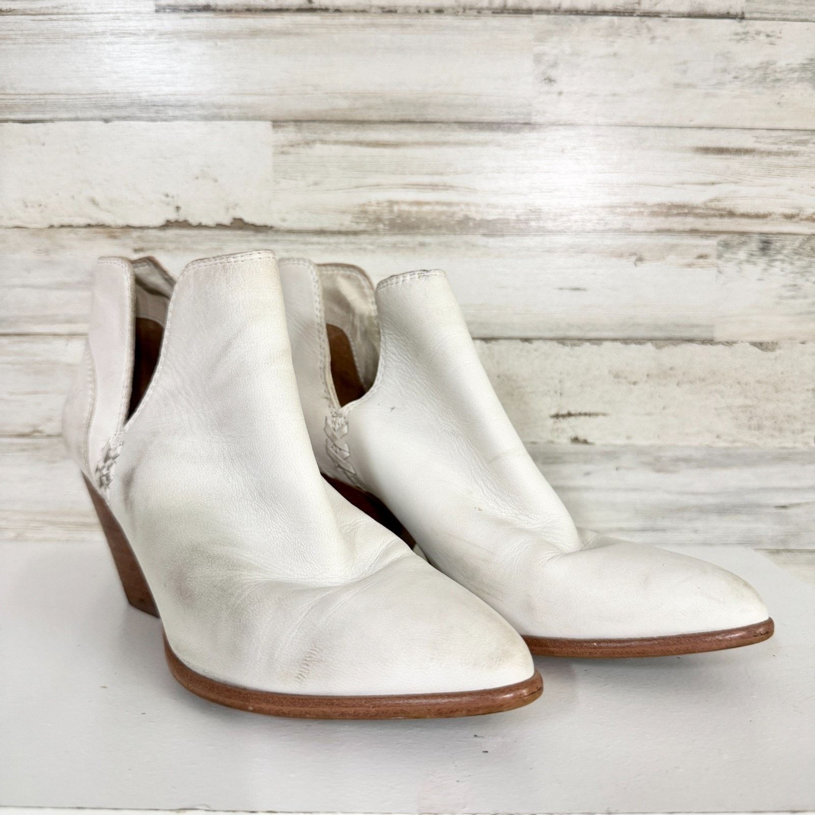 Frye Frye Shoes Size 6M Cream Leather Ankle Bootie Boots Shootie Size US 6 / IT 36 - 1 Thumbnail