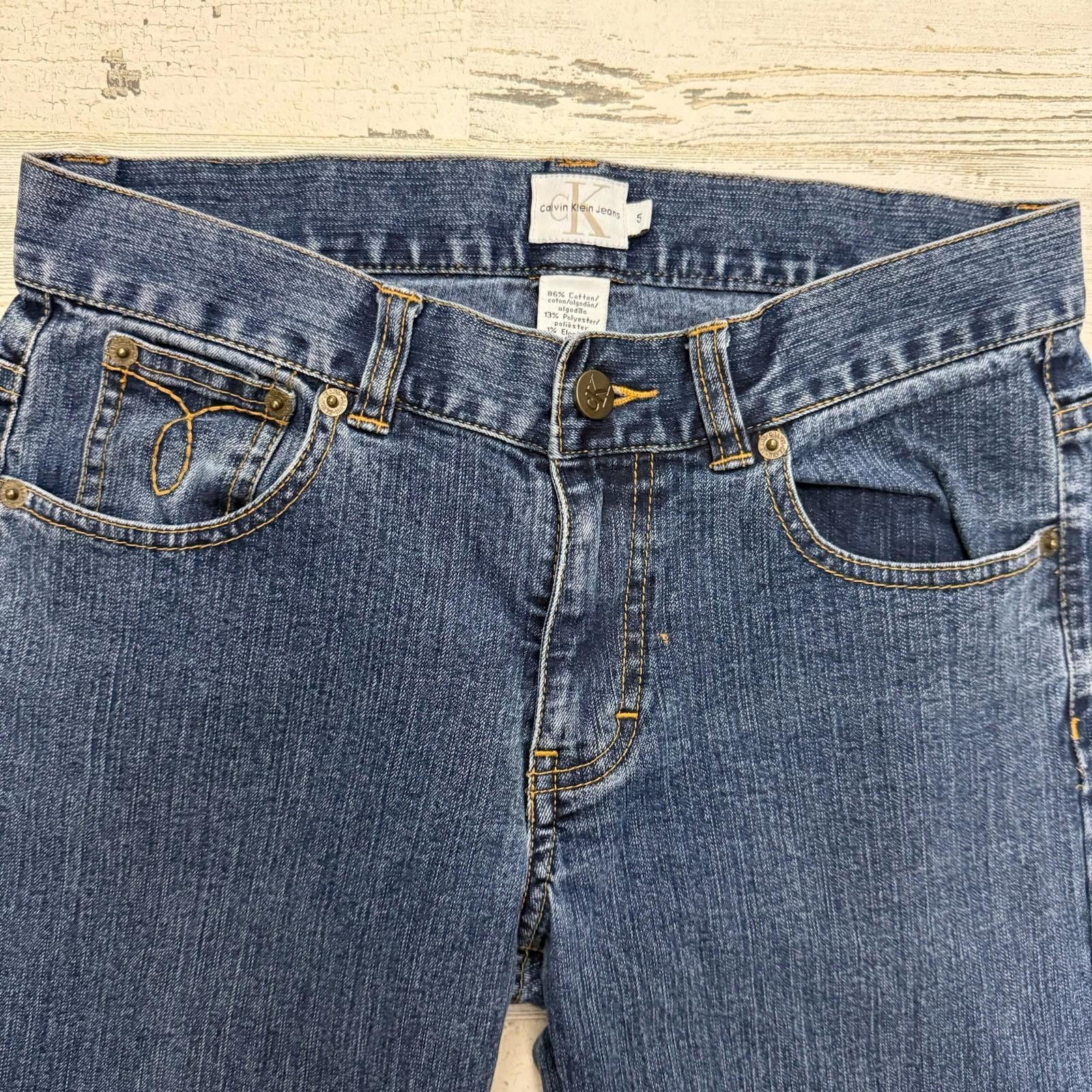 Calvin Klein Calvin Klein Regular Mid Rise Flare Jeans Size 5 Womens Size 28" / US 6 / IT 42 - 3 Thumbnail