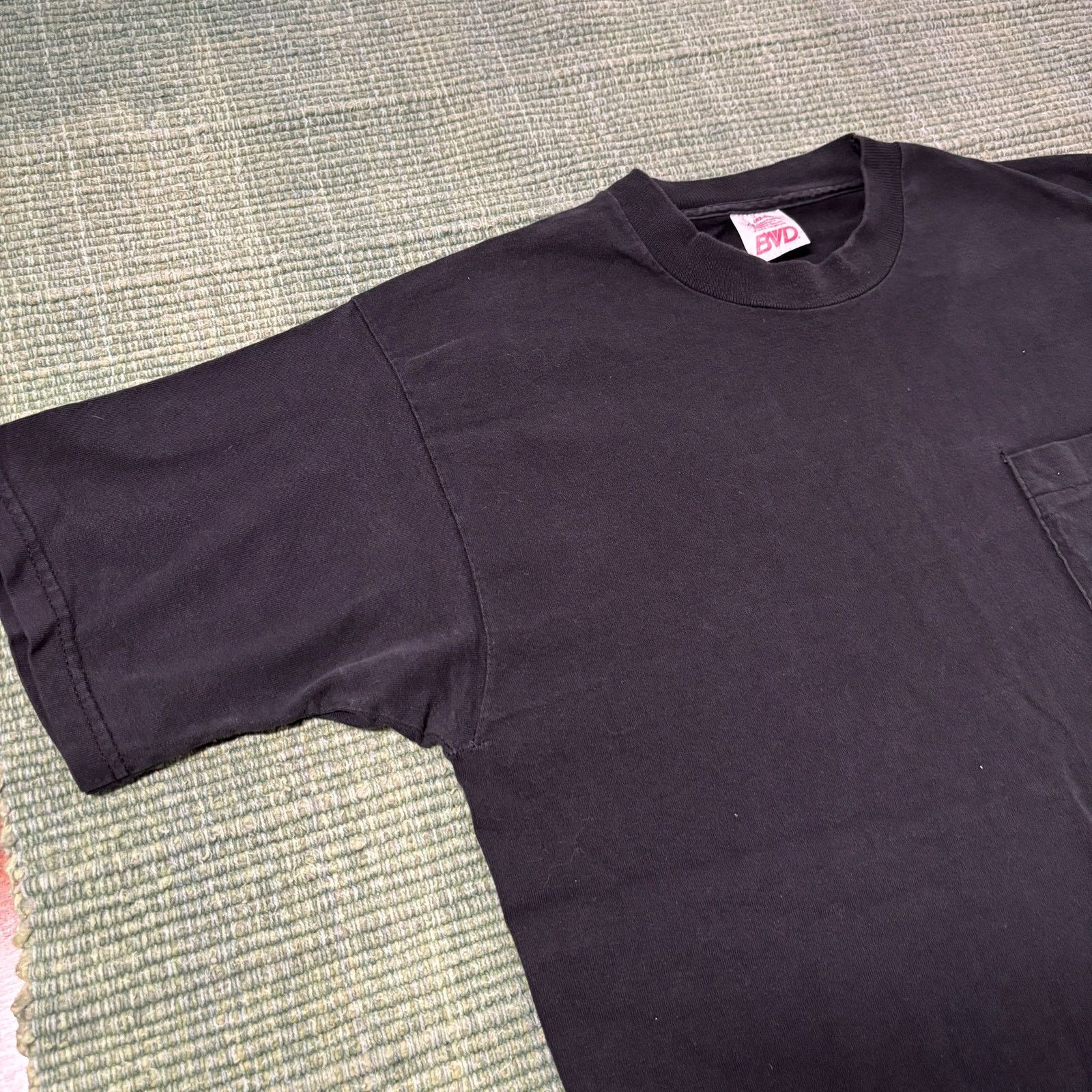 Vintage Vintage faded black pocket tee shirt 1990s size large Size US L / EU 52-54 / 3 - 4 Thumbnail