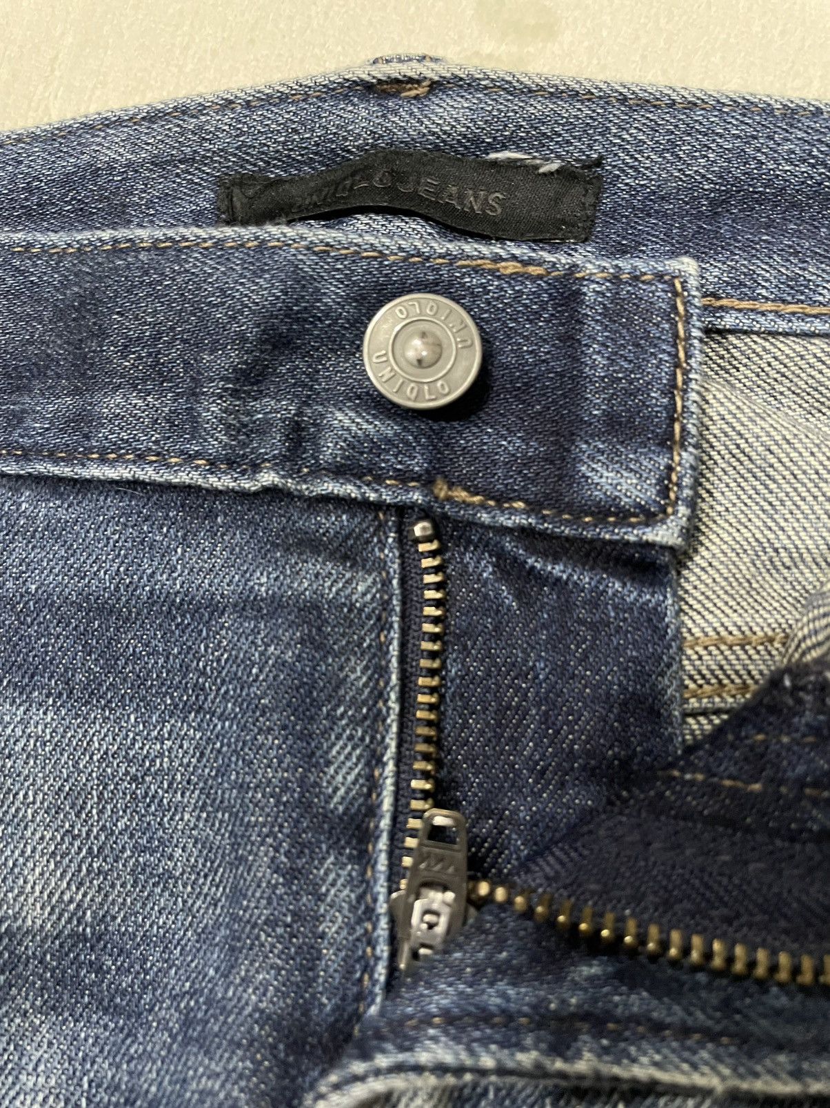 Uniqlo Vintage Uniqlo distressed faded dark blue jeans Size US 36 / EU 52 - 7 Thumbnail