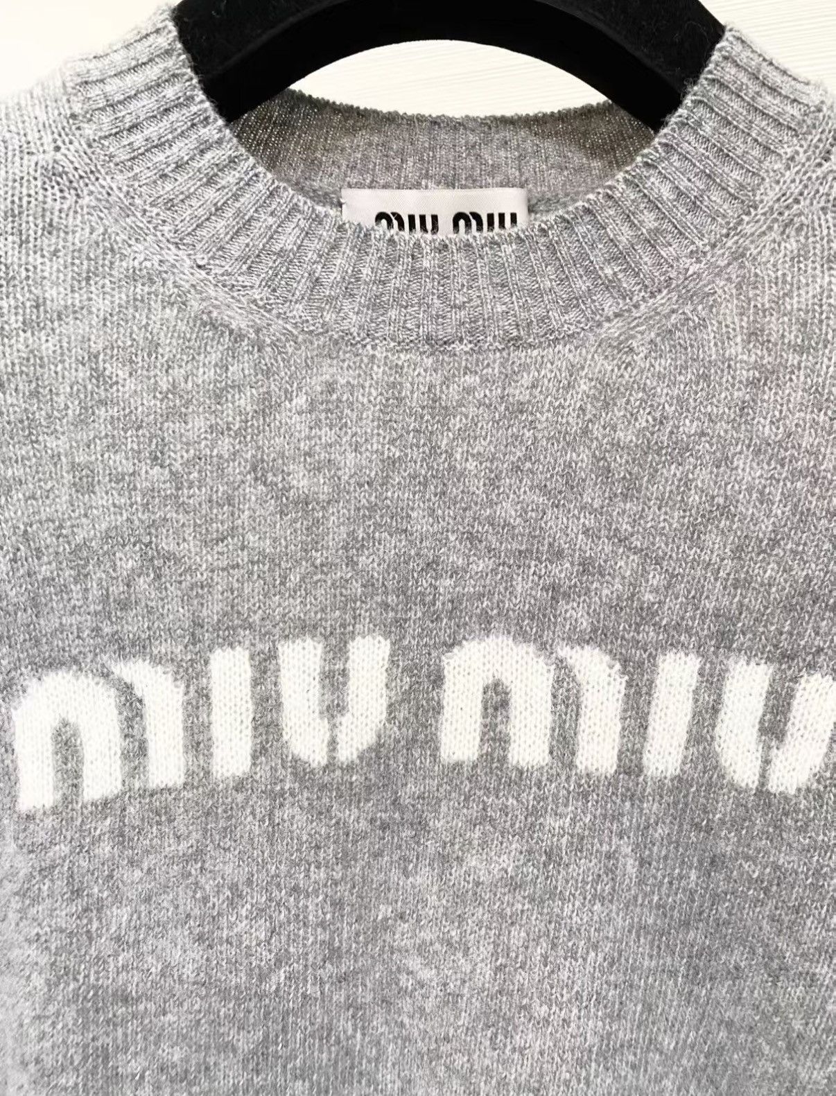 Miu Miu Miu Miu Size 40 Classic Grey Cashmere Knit Sweater J33 Size S / US 4 / IT 40 - 3 Thumbnail